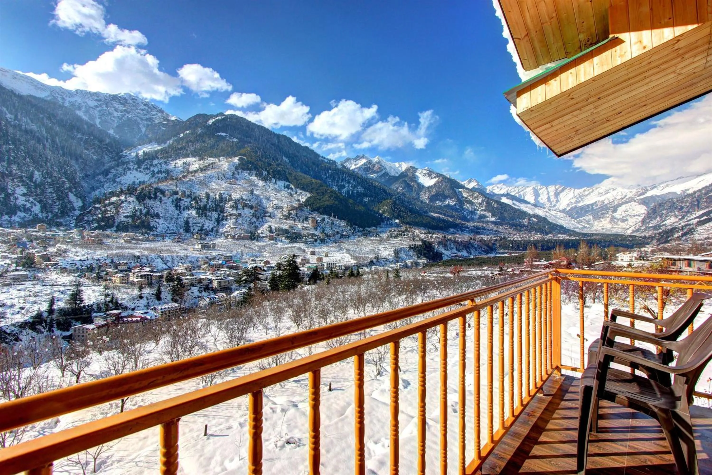 Mountain view in Hotel Mountain face by Snow City Hotels