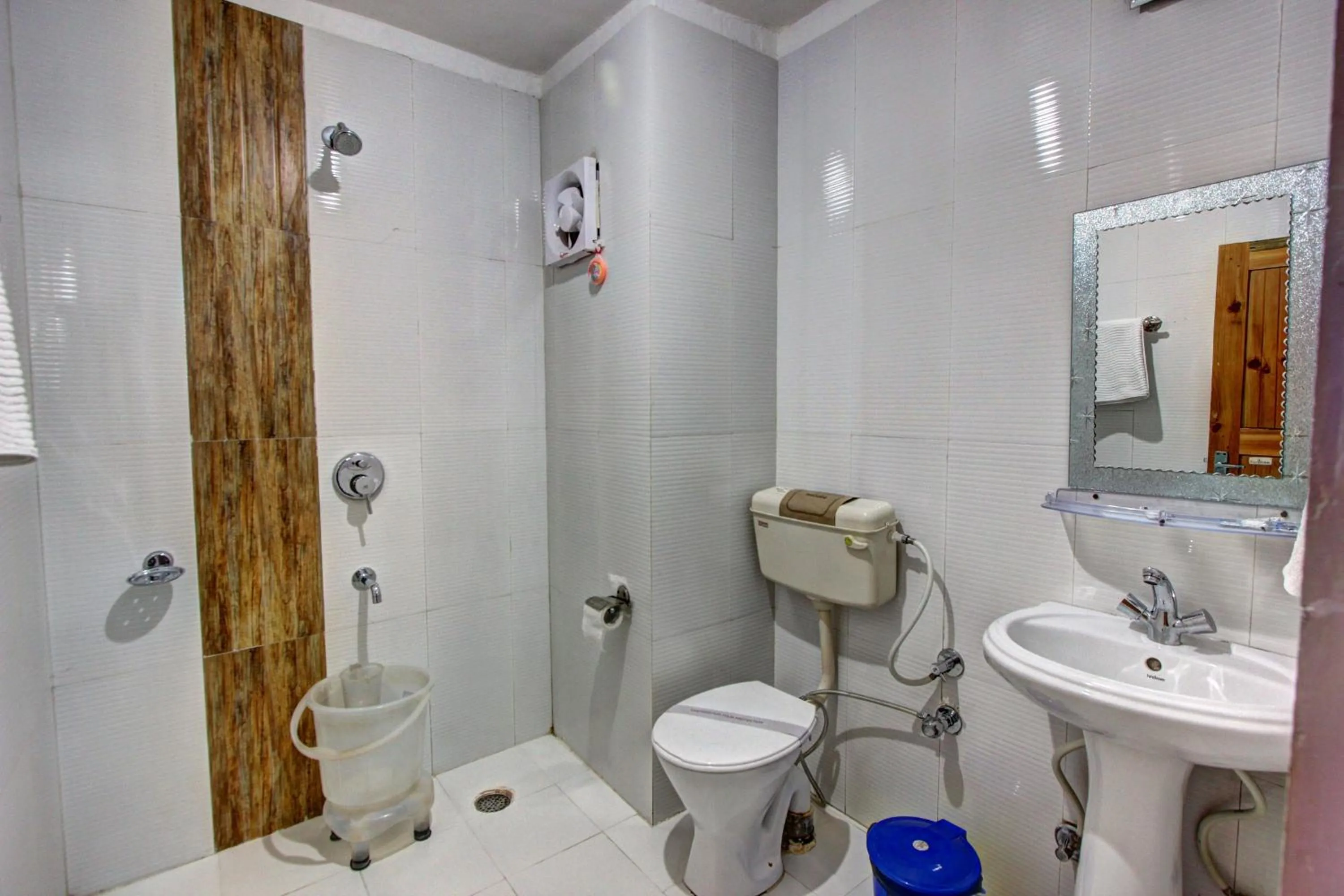 Bathroom in Hotel Mountain face by Snow City Hotels