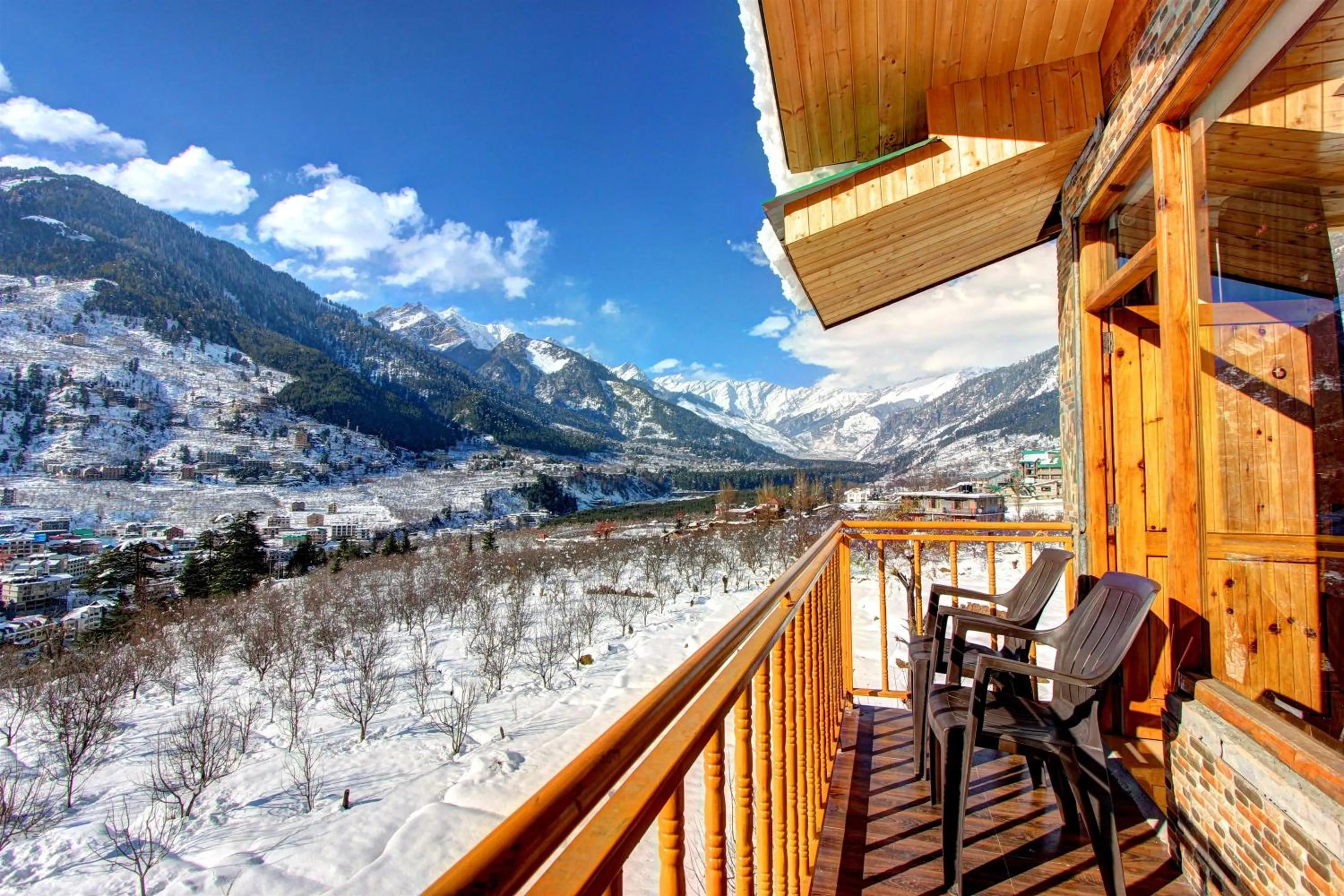 Mountain view in Hotel Mountain face by Snow City Hotels