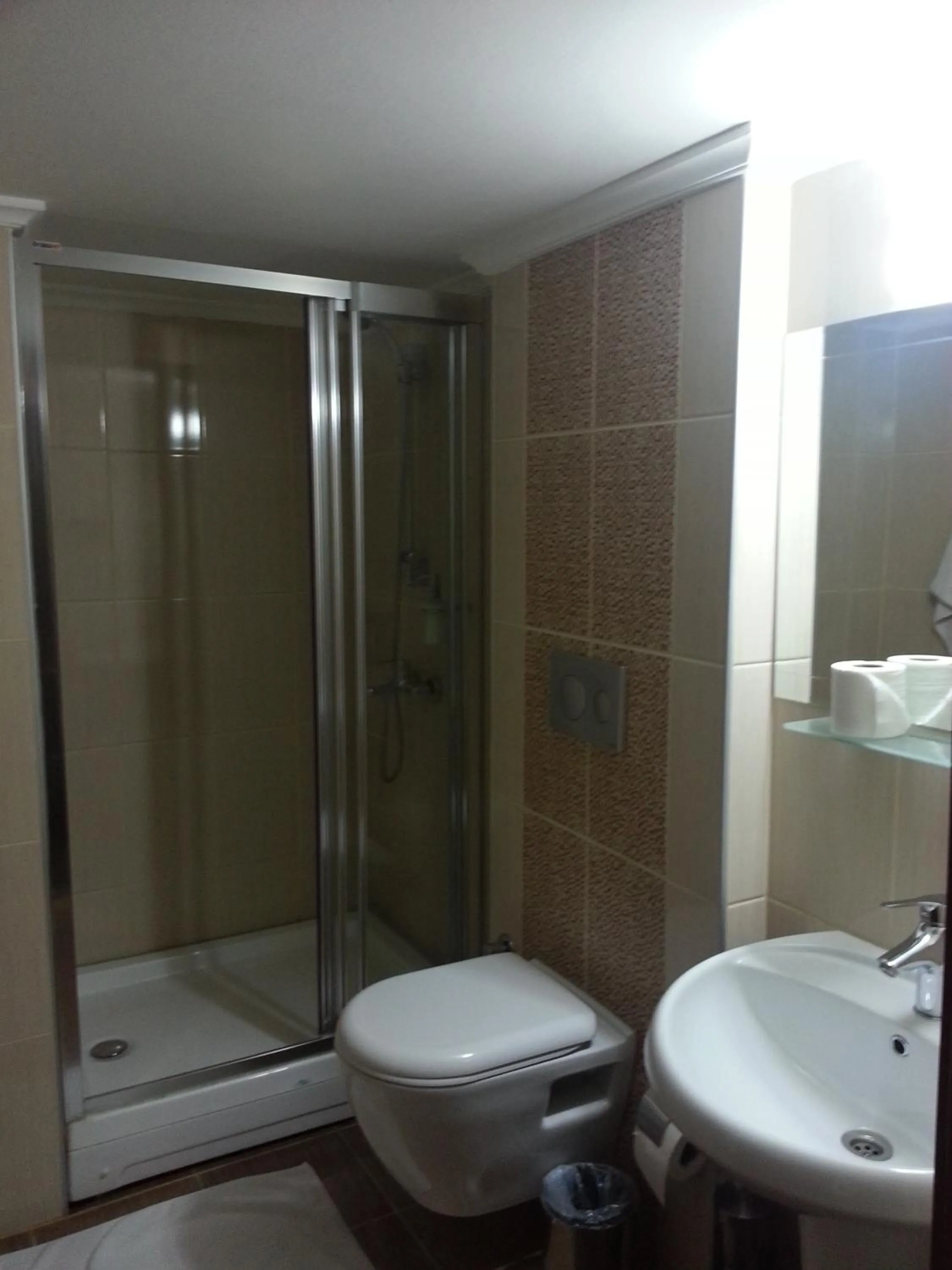 Toilet in Hosta Otel