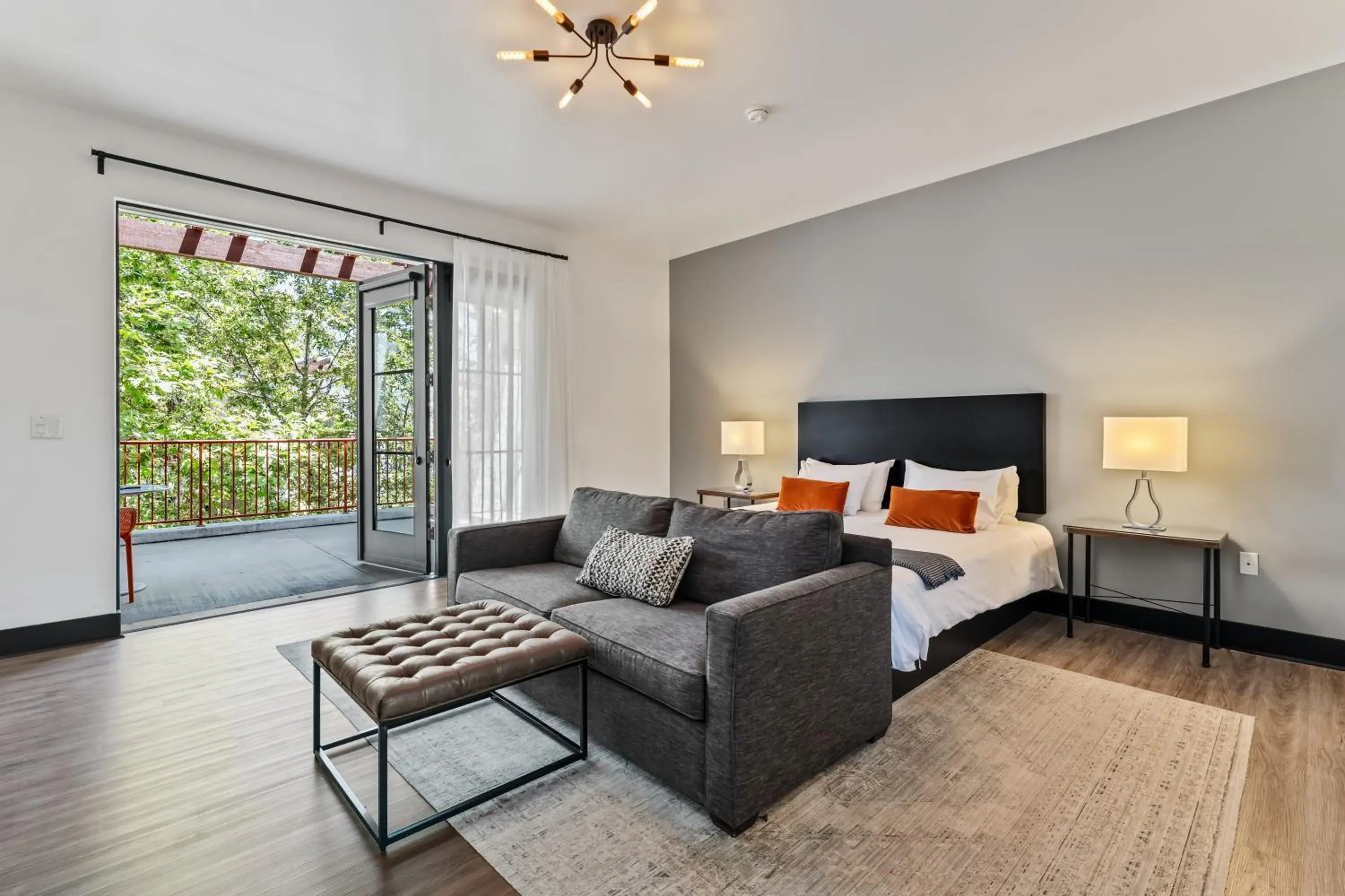 Deluxe King + Spa - single occupancy in Hotel Casa 425 + Lounge, A Four Sisters Inn Deluxe King + Spa - single occupancy in Hotel Casa 425 + Lounge, A Four Sisters Inn