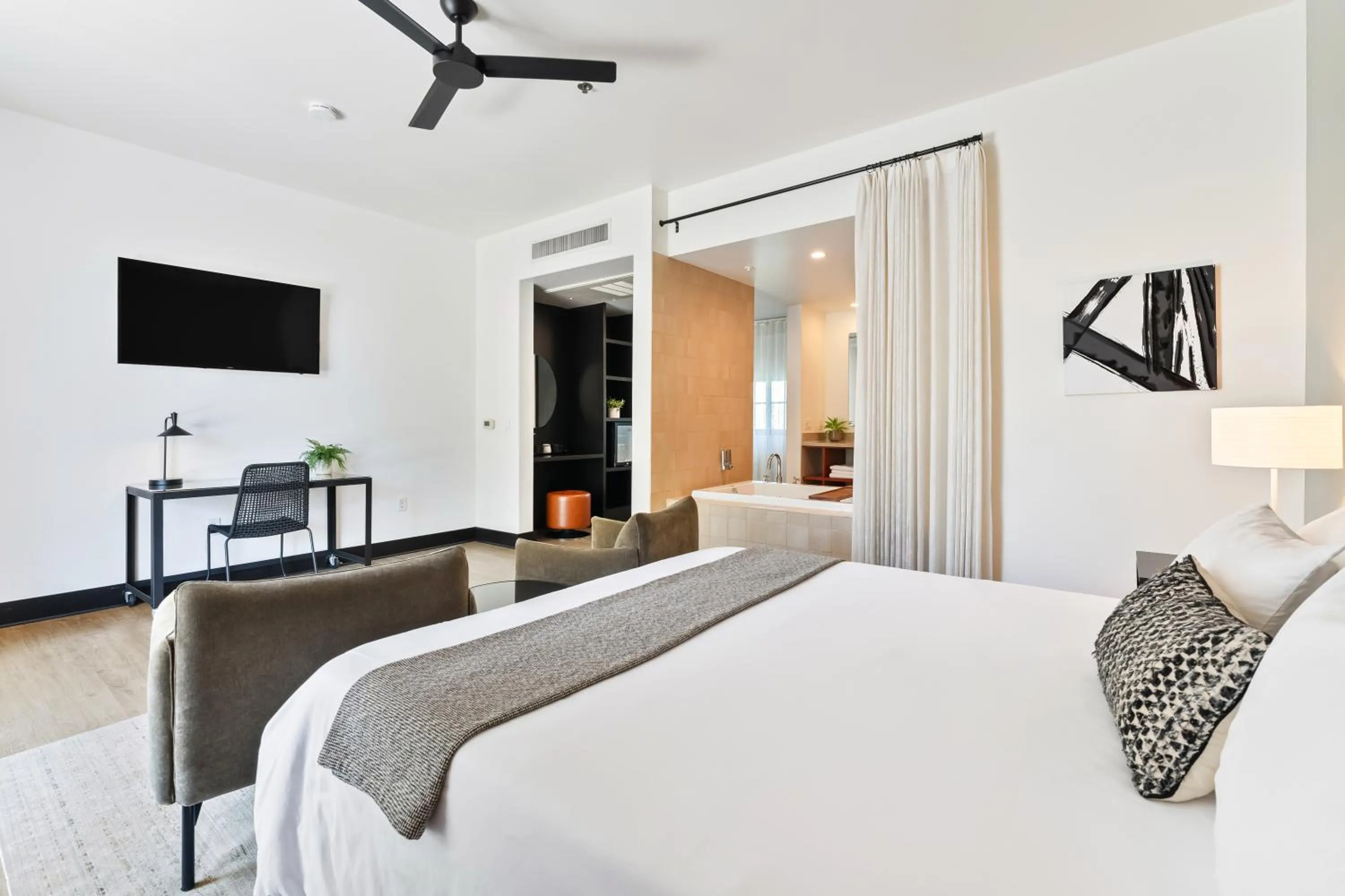 Bed in Hotel Casa 425 + Lounge, A Four Sisters Inn