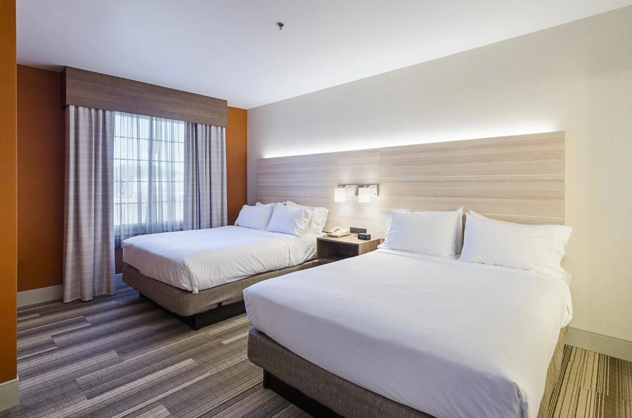 Photo of the whole room, Bed in Holiday Inn Express Lexington by IHG