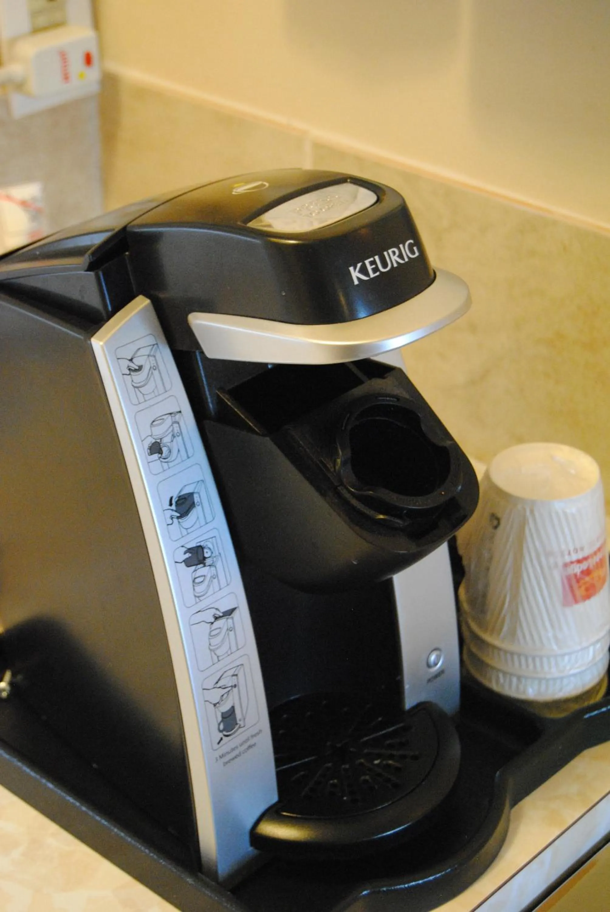 Coffee/tea facilities in Economy Inn