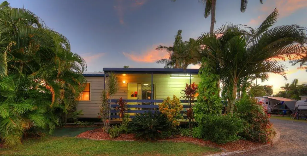 Two-Bedroom Villa in Kurrimine Beach Holiday Park Two-Bedroom Villa in Kurrimine Beach Holiday Park