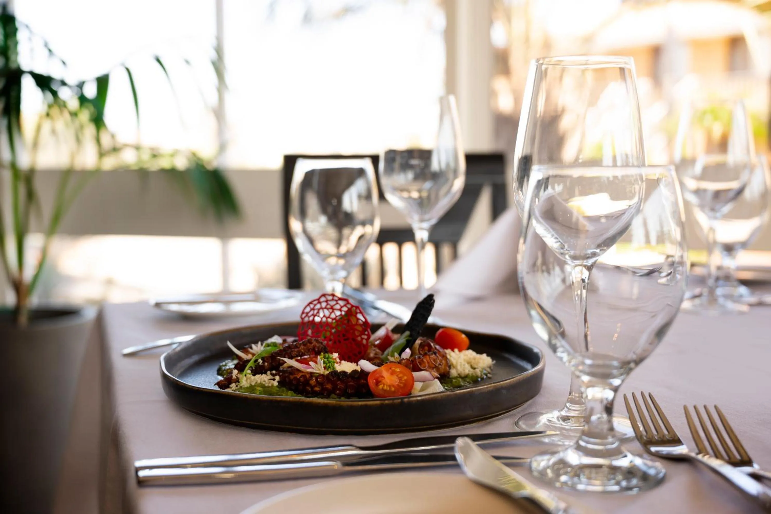 Restaurant/places to eat in Hospitality Geraldton SureStay Collection by Best Western