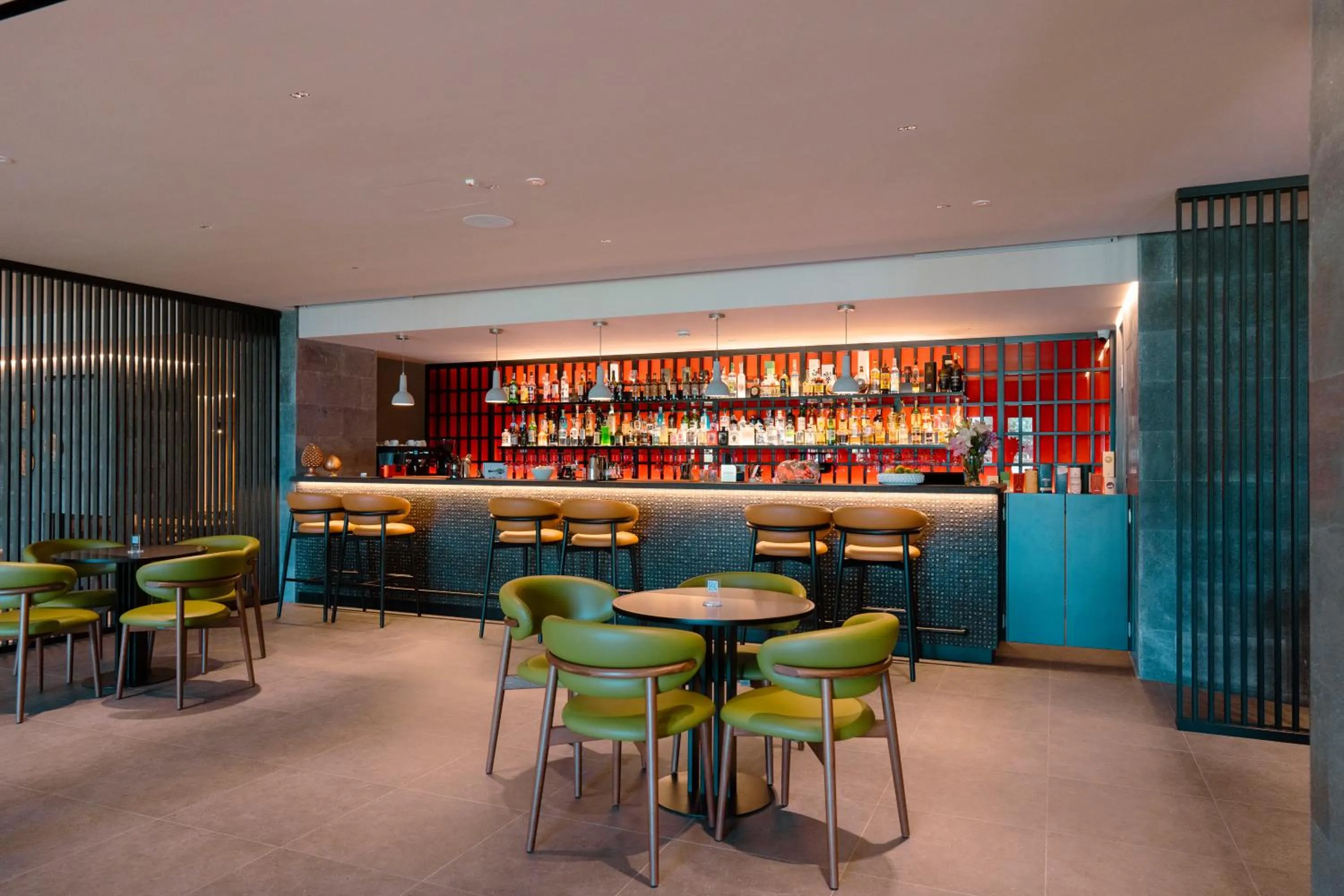 Lounge or bar in Picciolo Etna Golf Resort & Spa, Curio Collection by Hilton