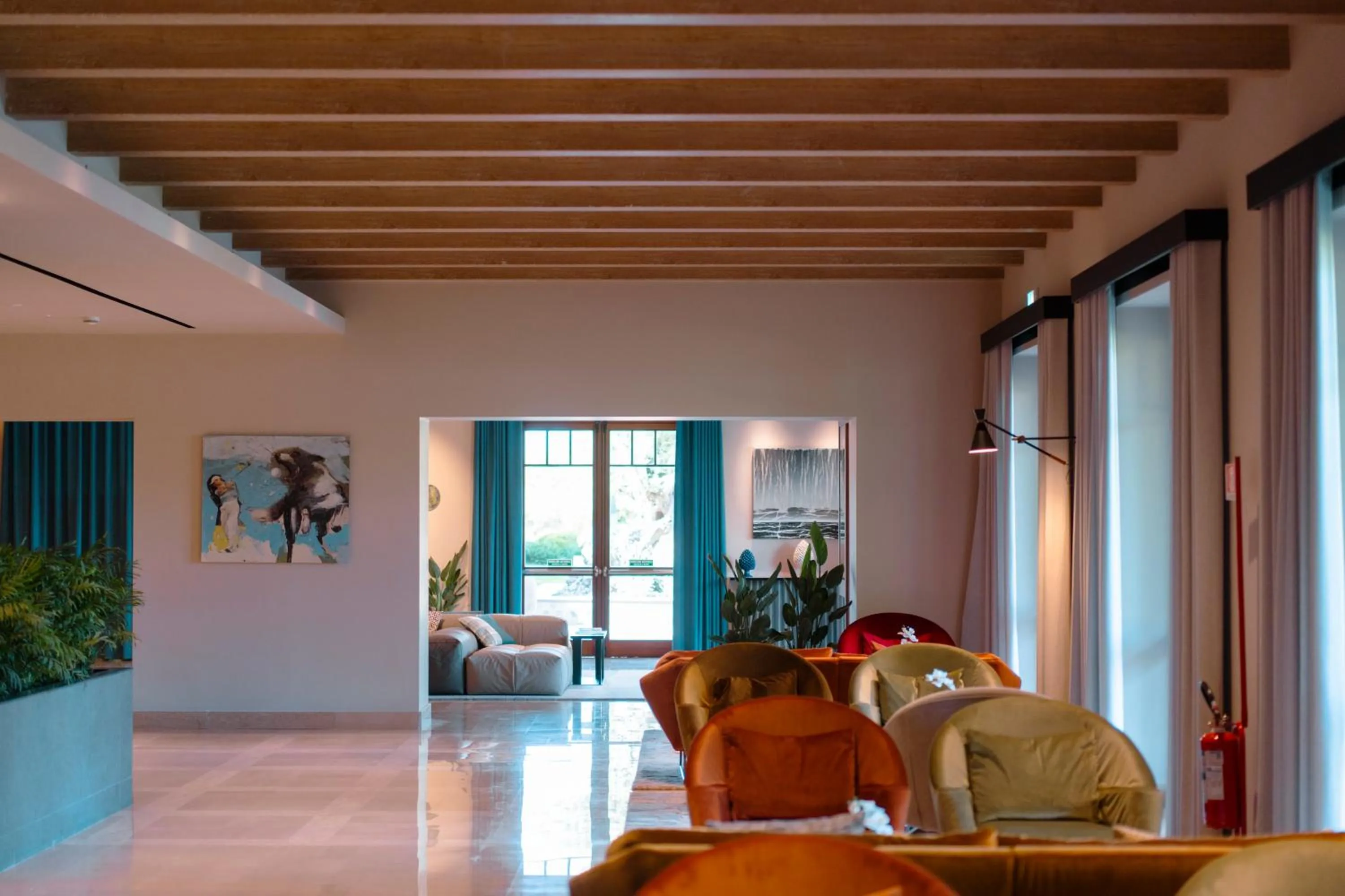 Lounge or bar in Picciolo Etna Golf Resort & Spa, Curio Collection by Hilton