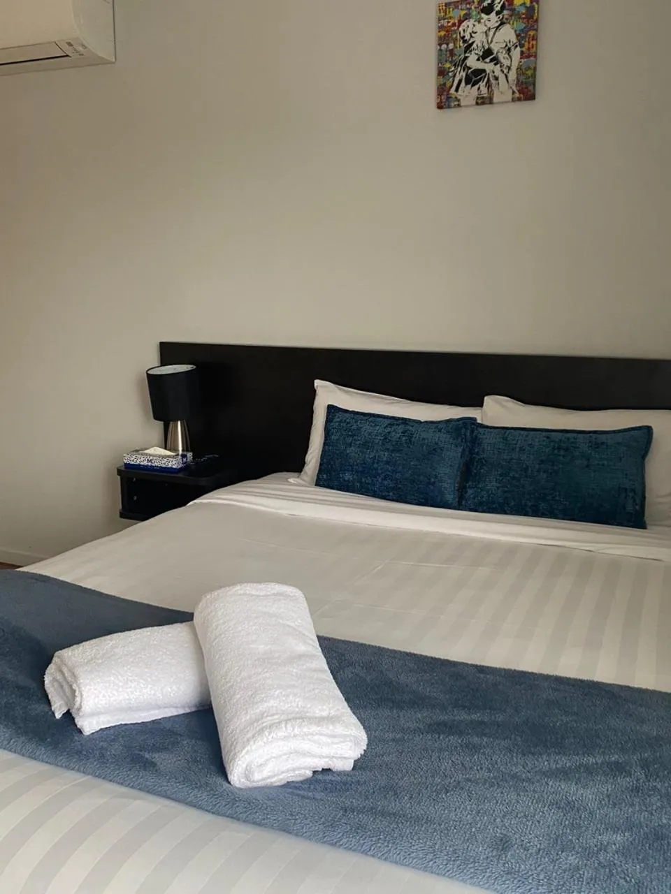 Bedroom, Bed in Ocean Inn Motel