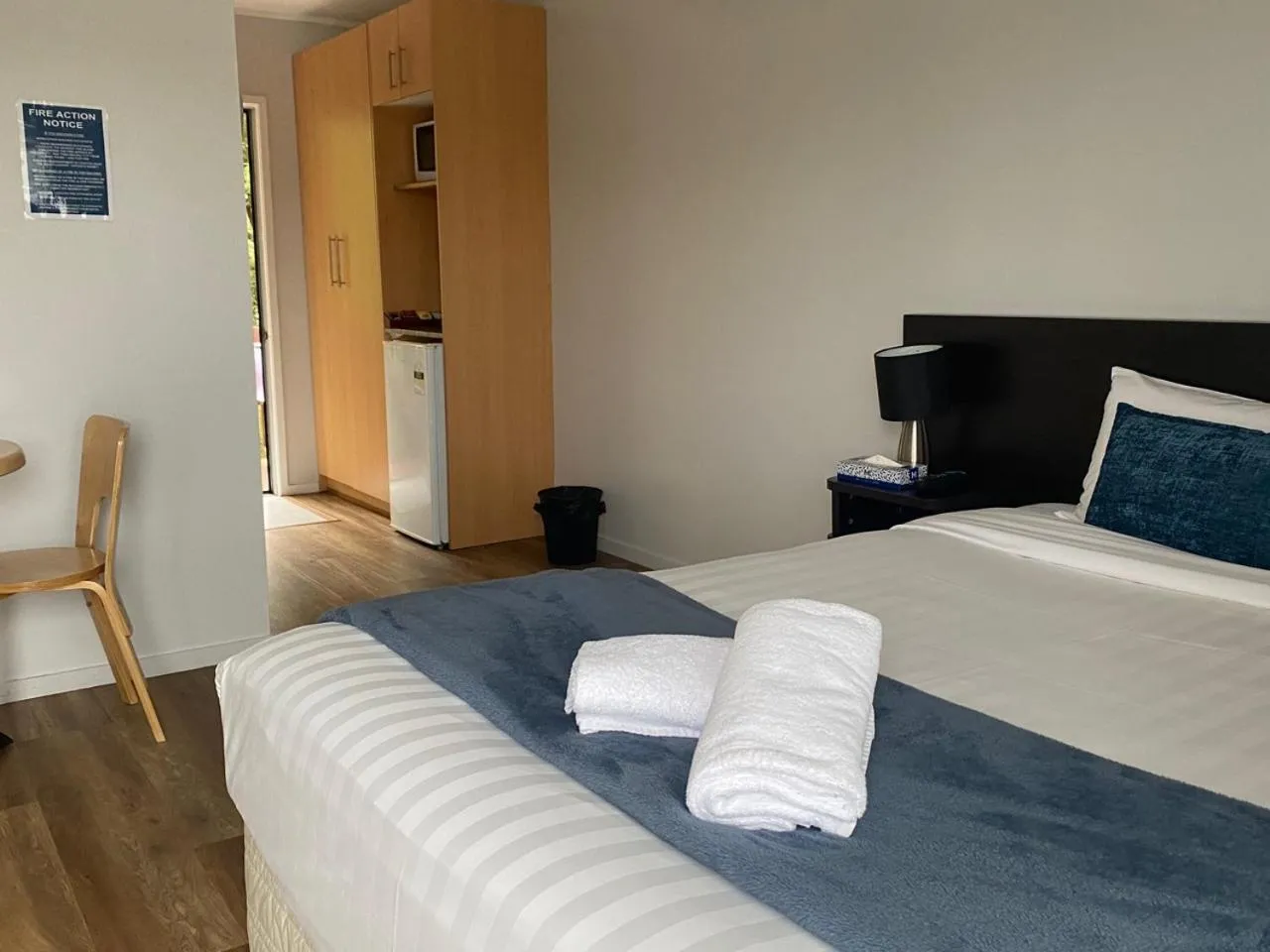 Bedroom, Bed in Ocean Inn Motel