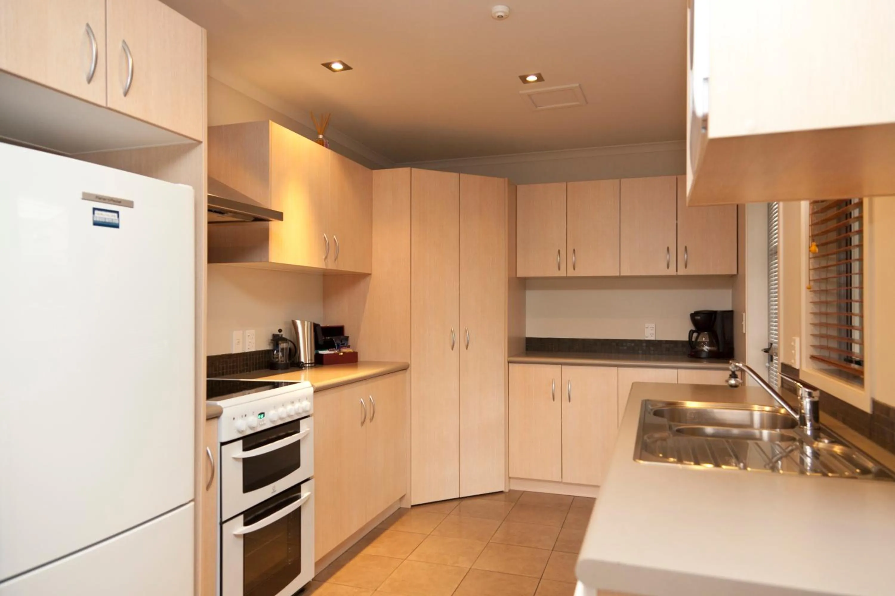 Kitchen or kitchenette in Beechtree Motel