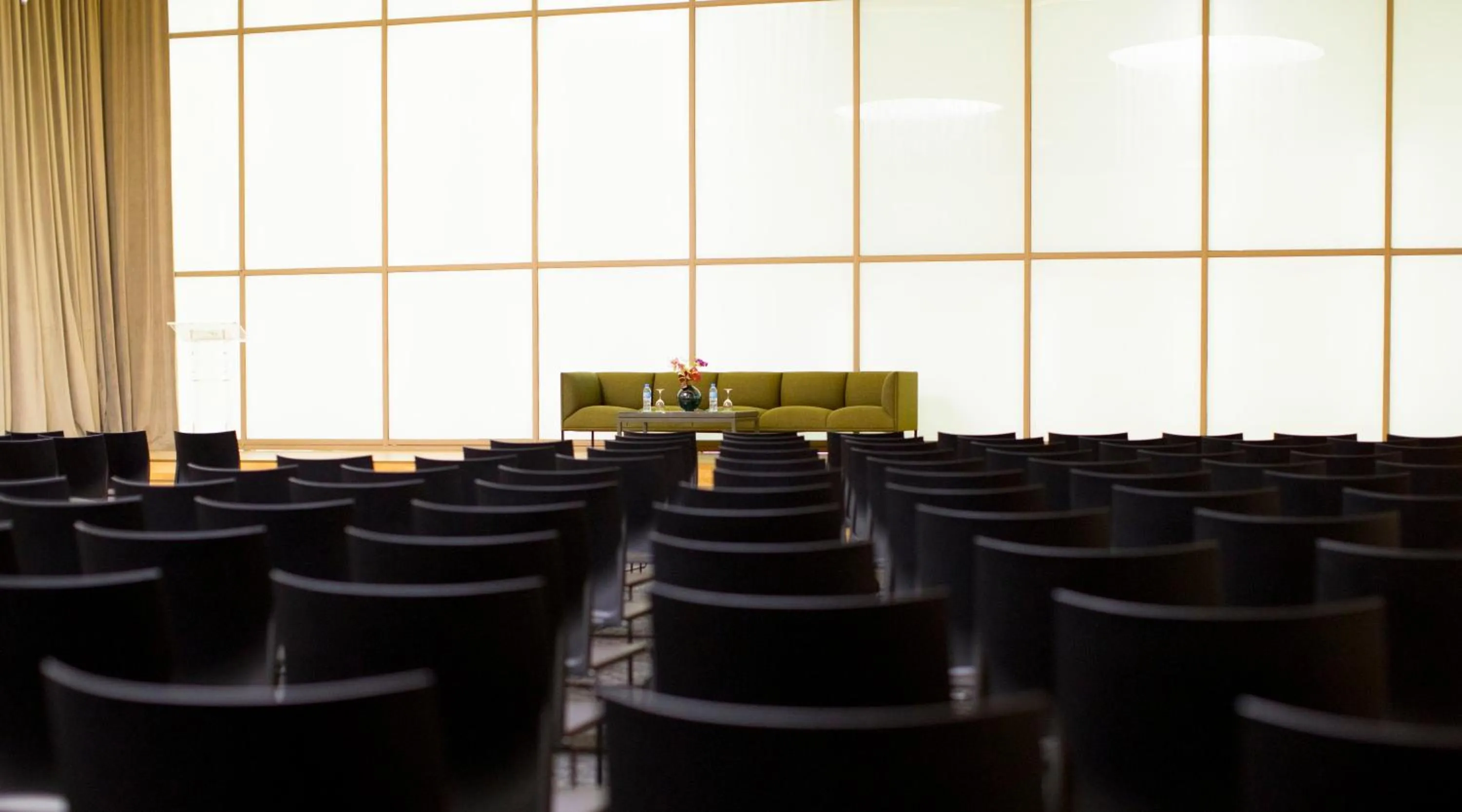 Meeting/conference room in Holiday Inn Algiers - Cheraga Tower by IHG