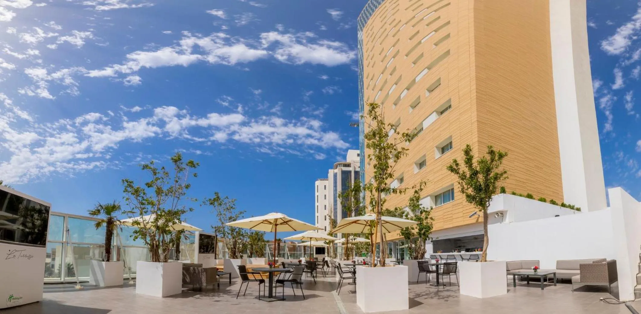 Lounge or bar in Holiday Inn Algiers - Cheraga Tower by IHG