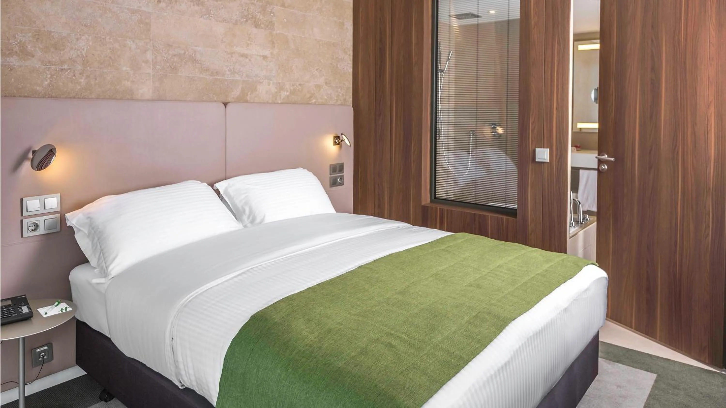 Photo of the whole room, Bed in Holiday Inn Algiers - Cheraga Tower by IHG