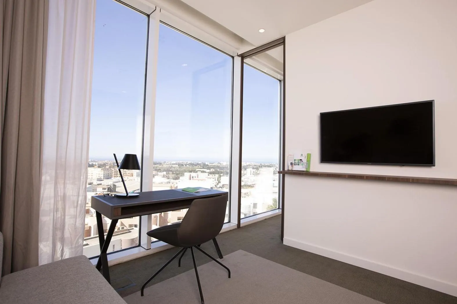 TV and multimedia in Holiday Inn Algiers - Cheraga Tower by IHG