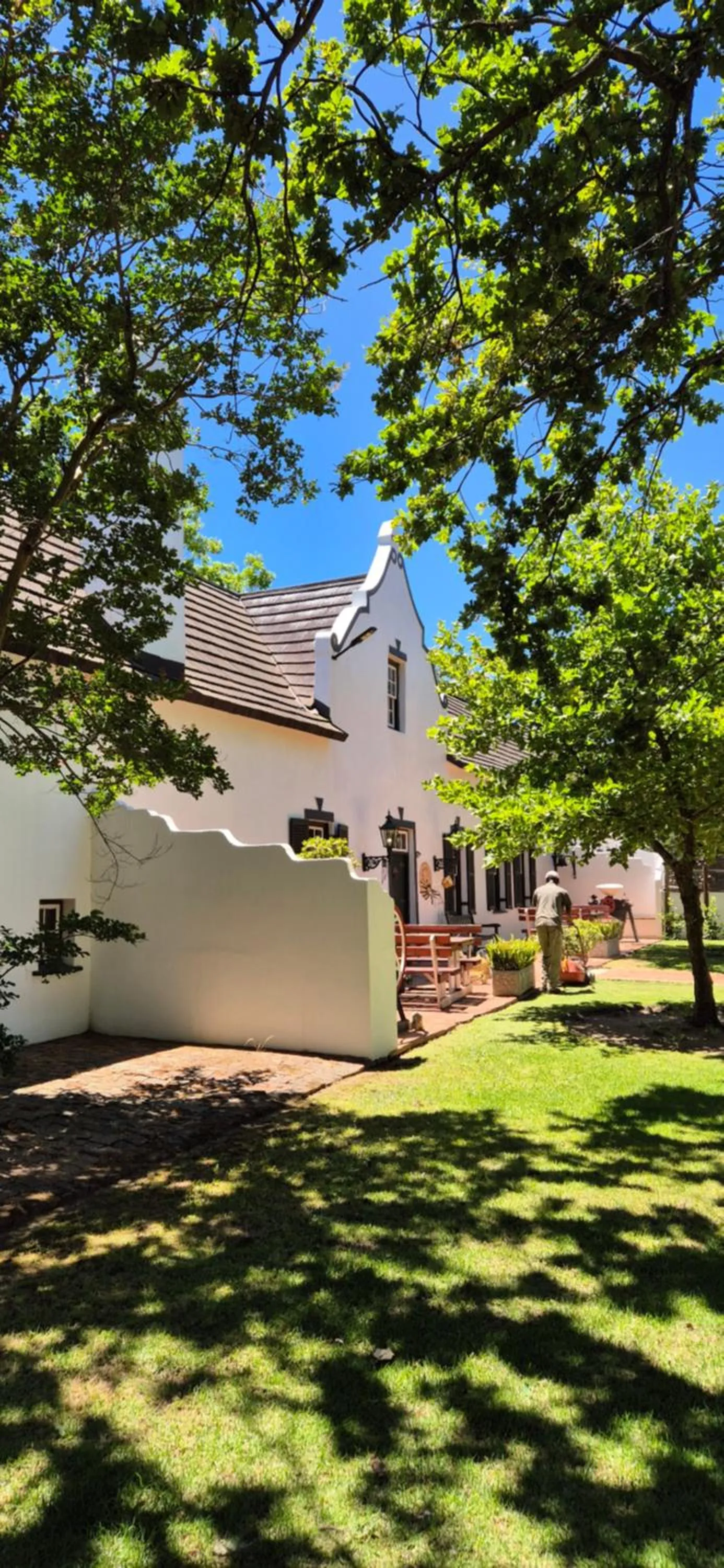 Property building in De Leeuwenhof Estate