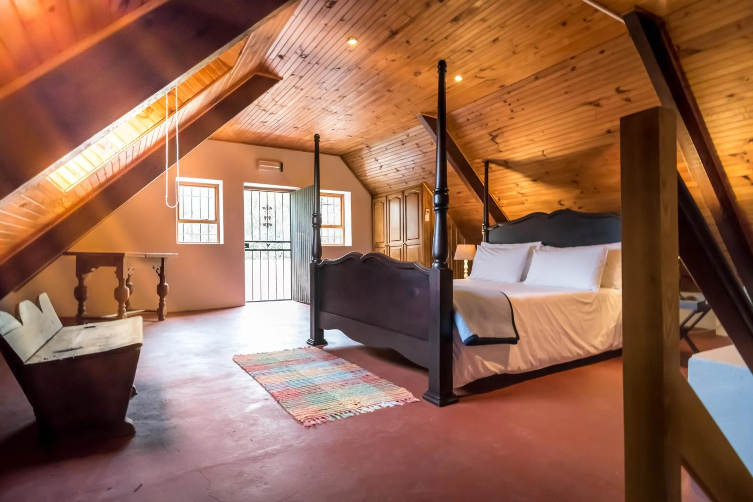 Shower, Bed in De Leeuwenhof Estate