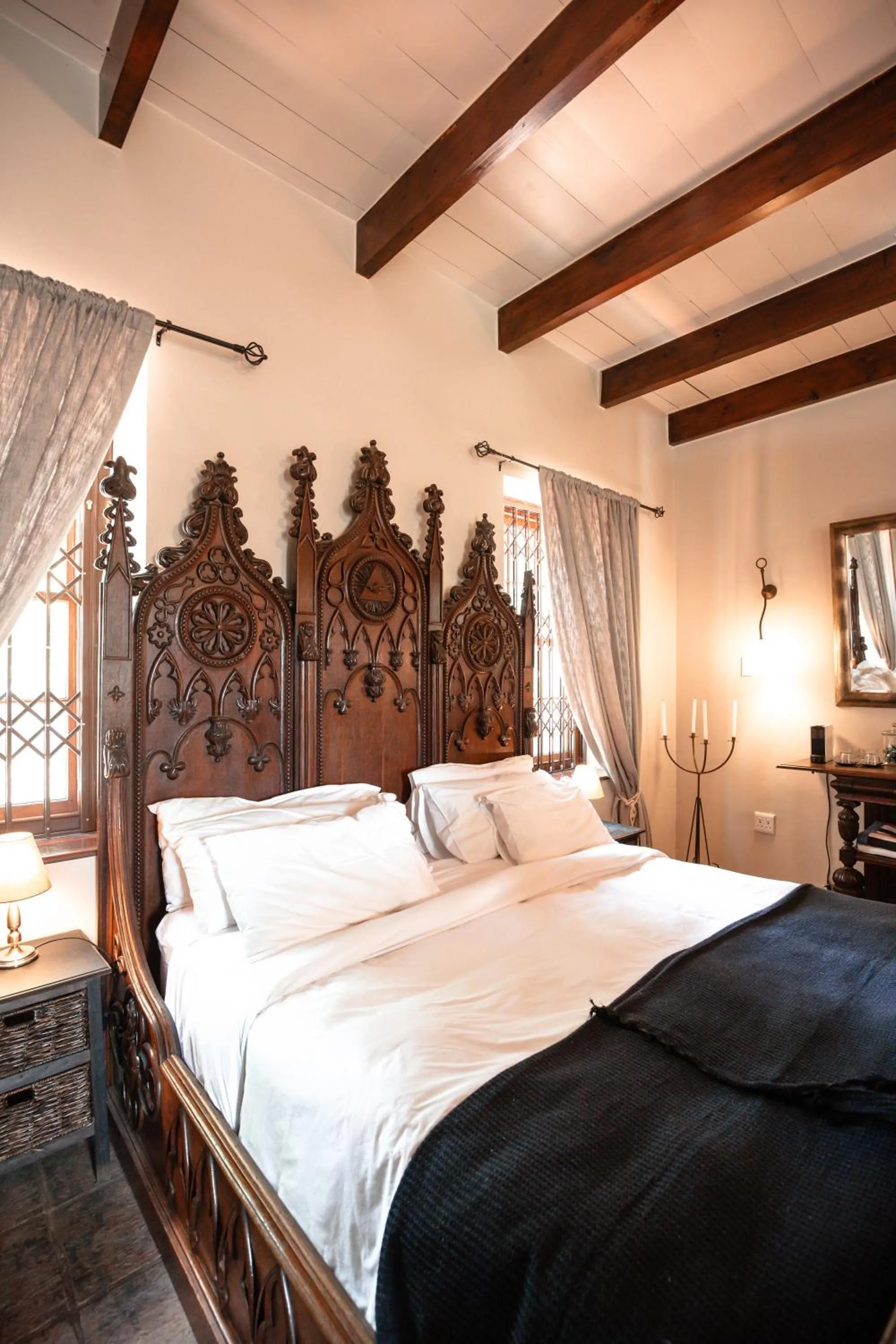 Property building, Bed in De Leeuwenhof Estate