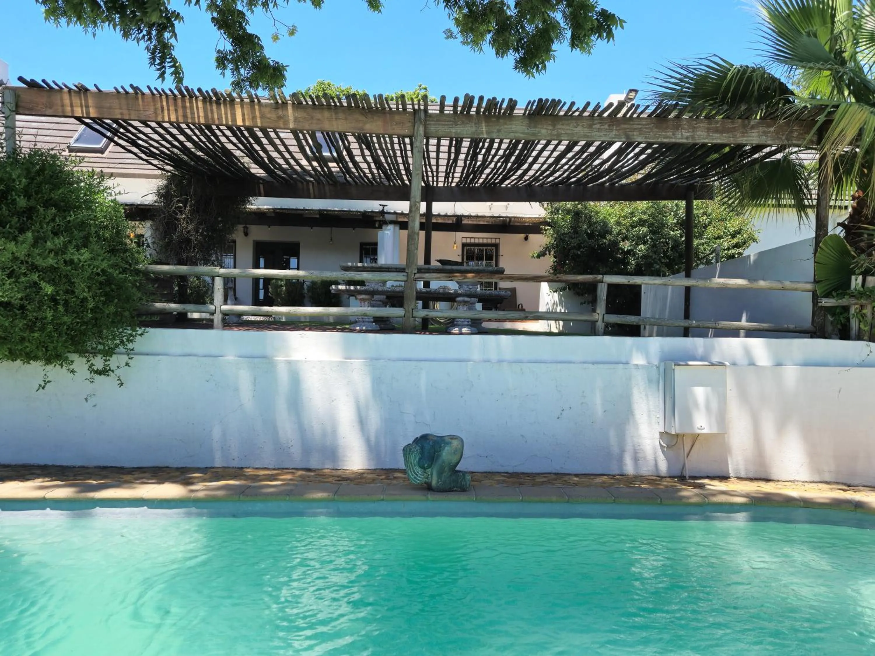 Pool view in De Leeuwenhof Estate