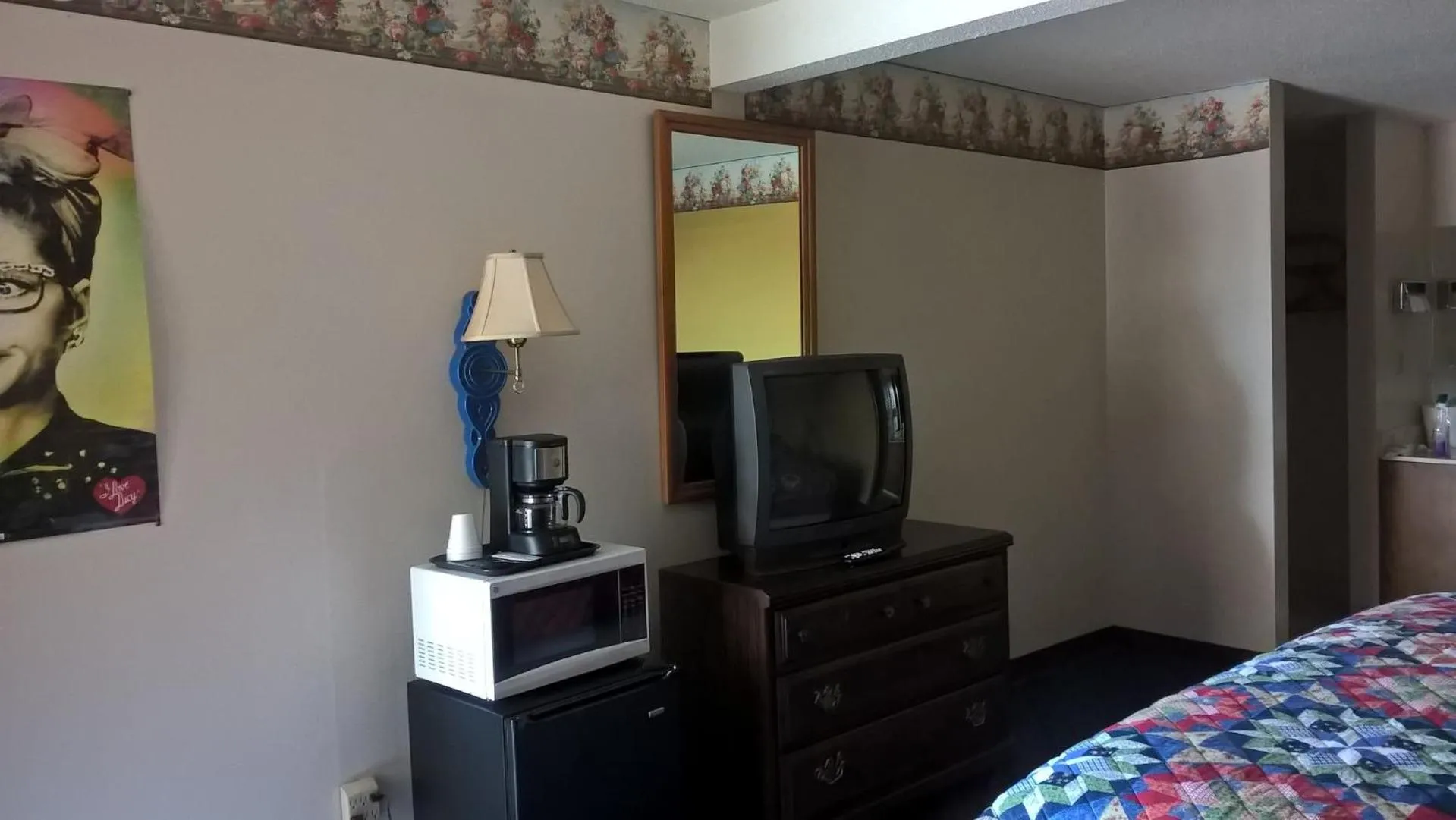 Other, Bed in Dogwood Motel