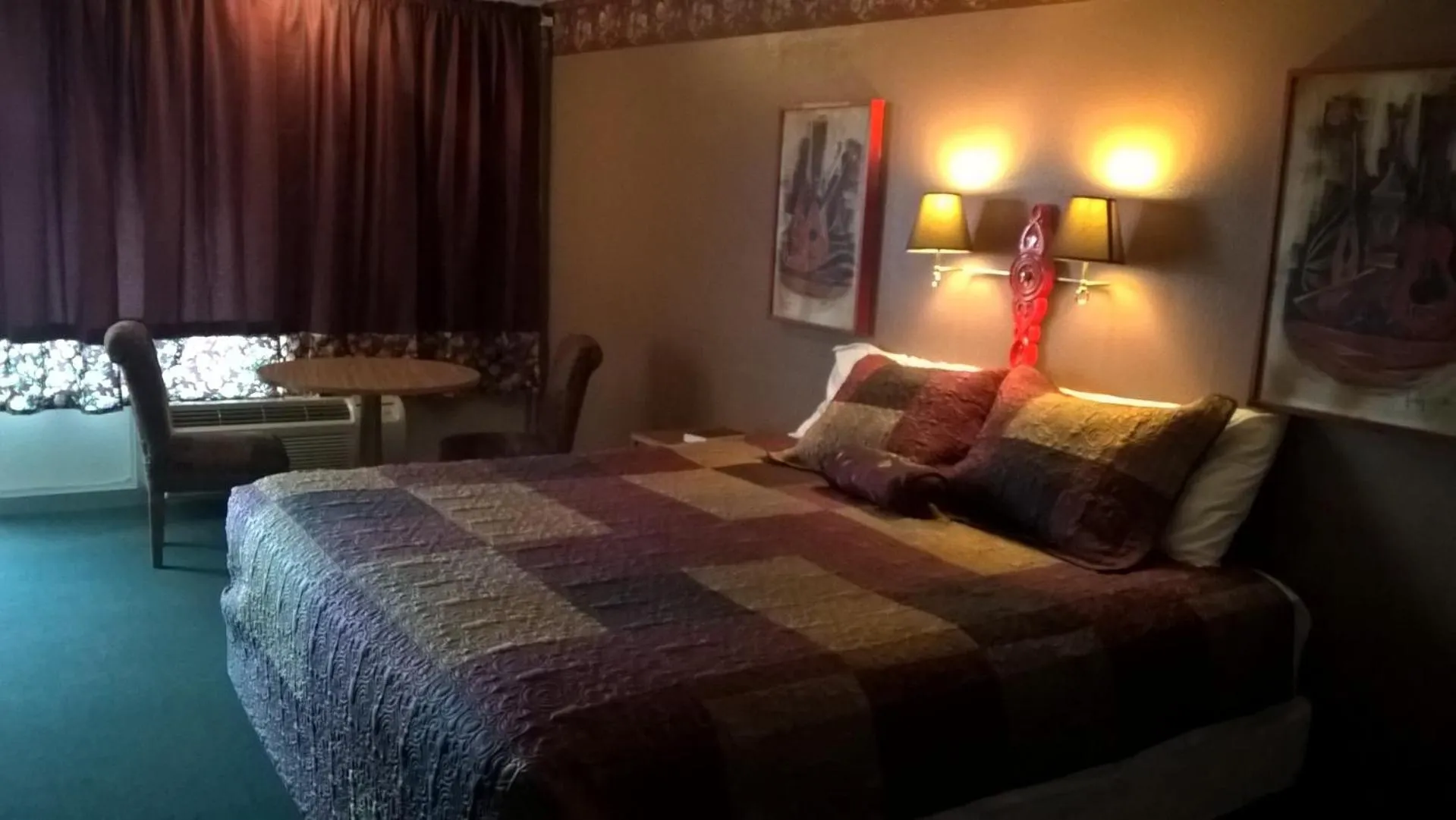 Other, Bed in Dogwood Motel