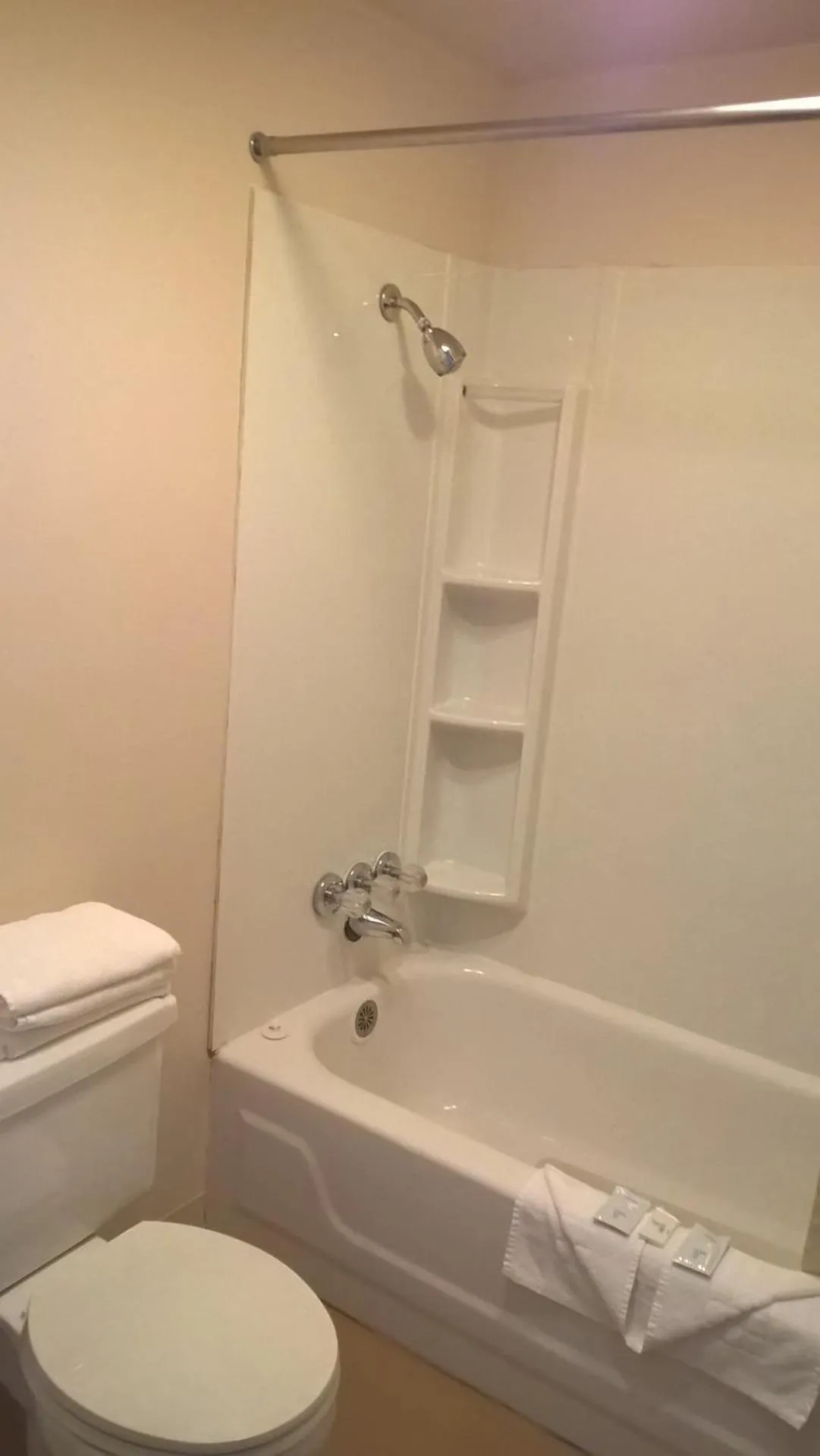 Bathroom in Dogwood Motel