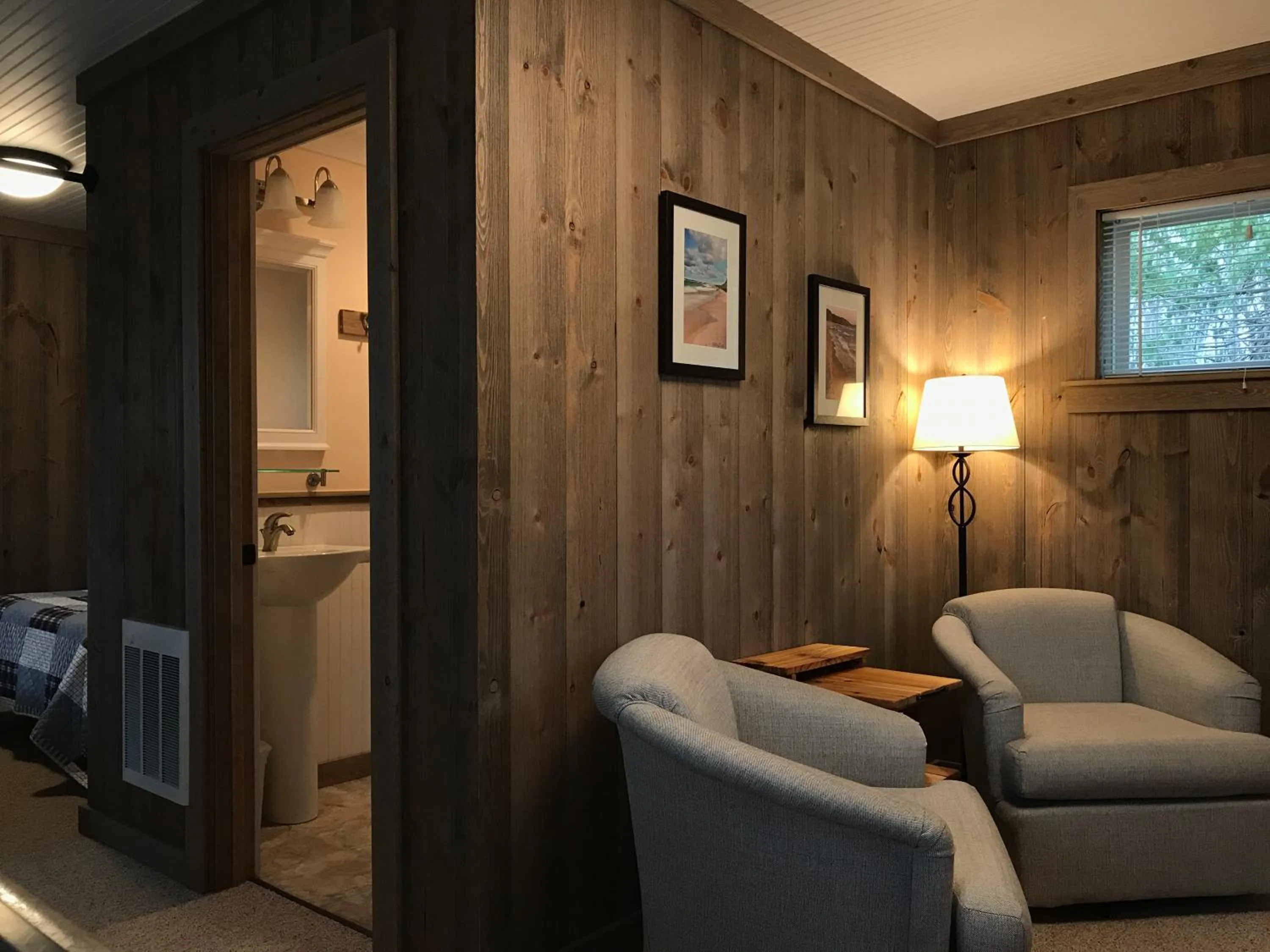 Bathroom in Cedar Ridge Cabins