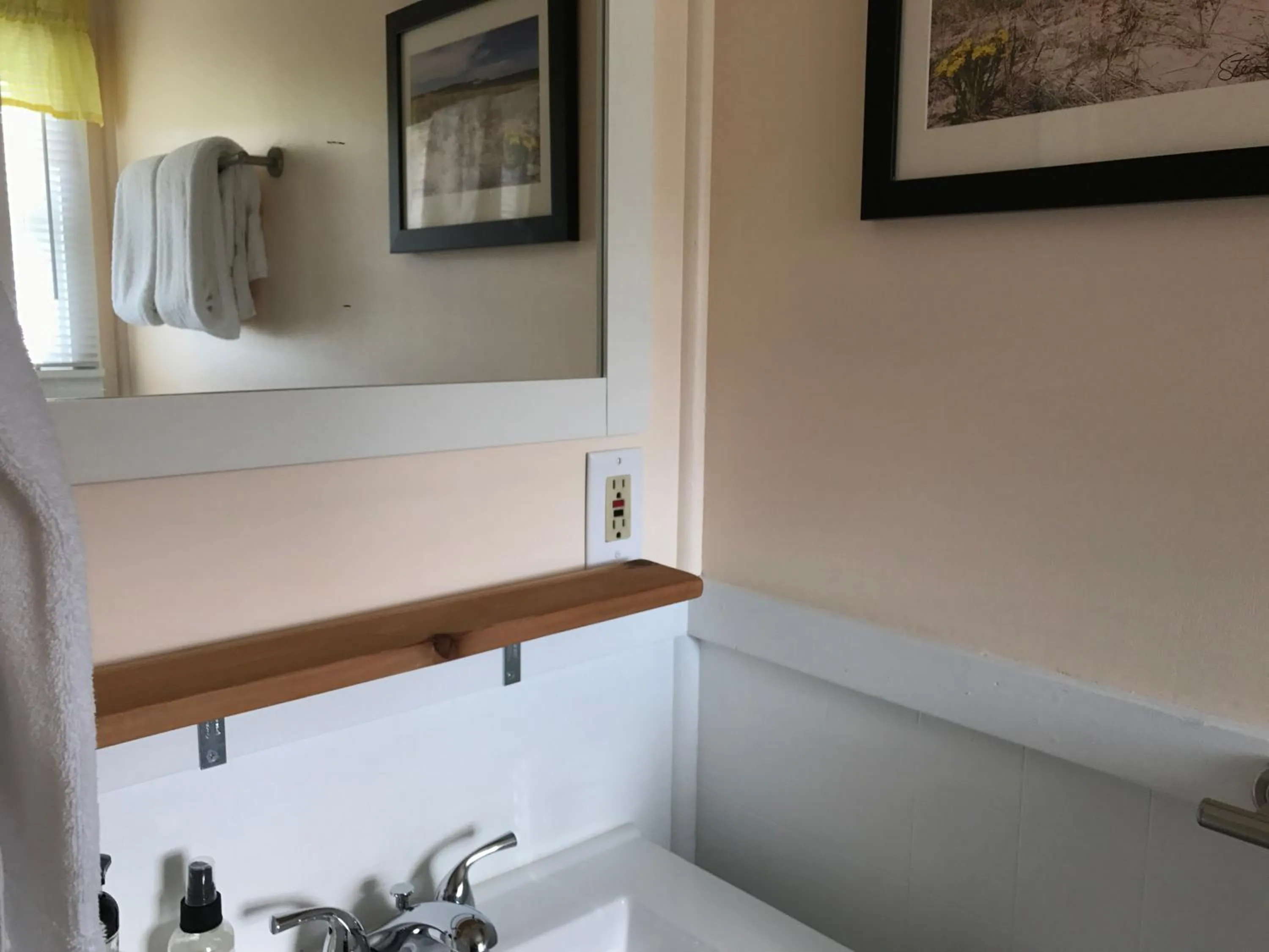 Bathroom in Cedar Ridge Cabins