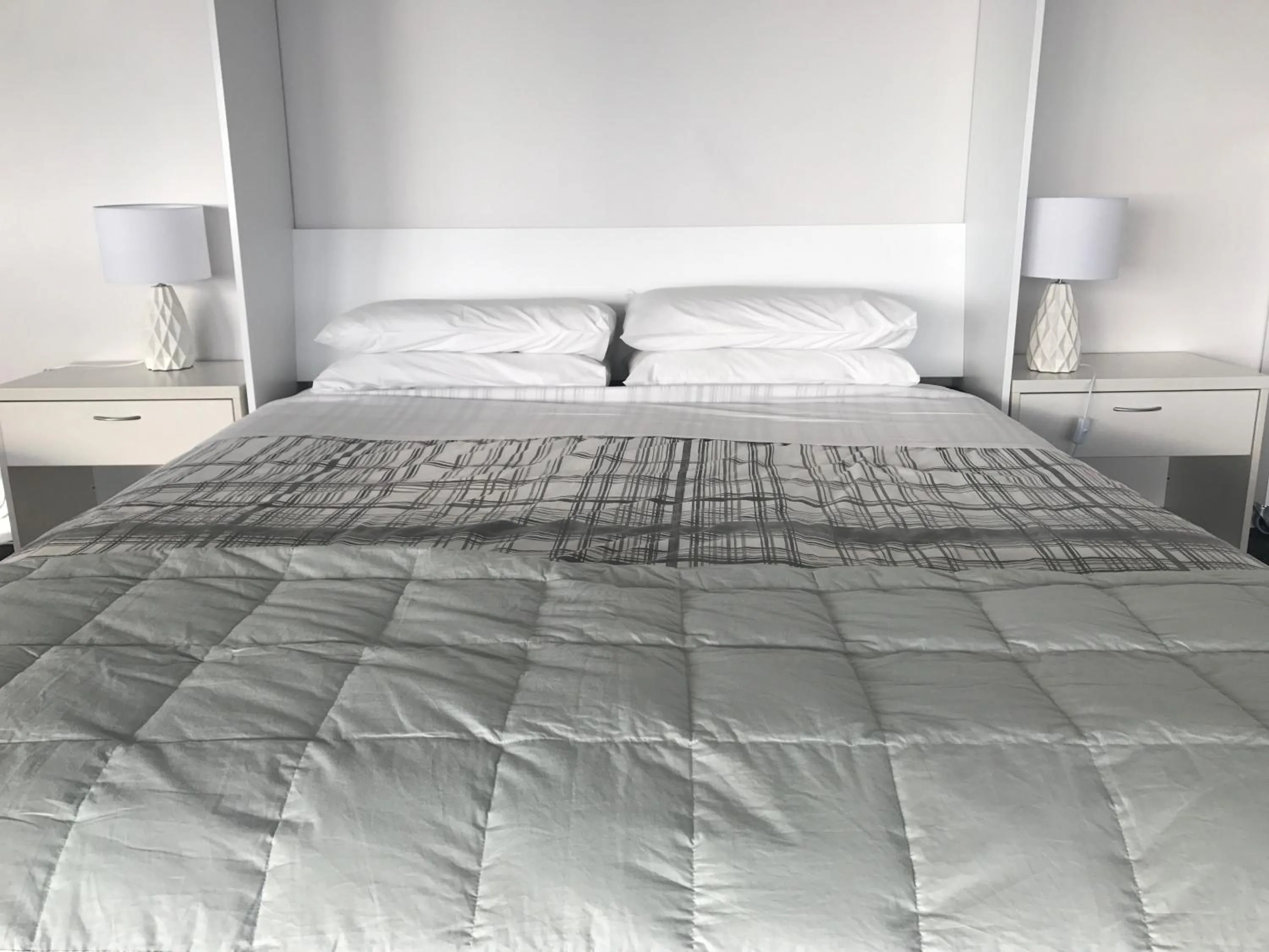 Bedroom, Bed in Rataview