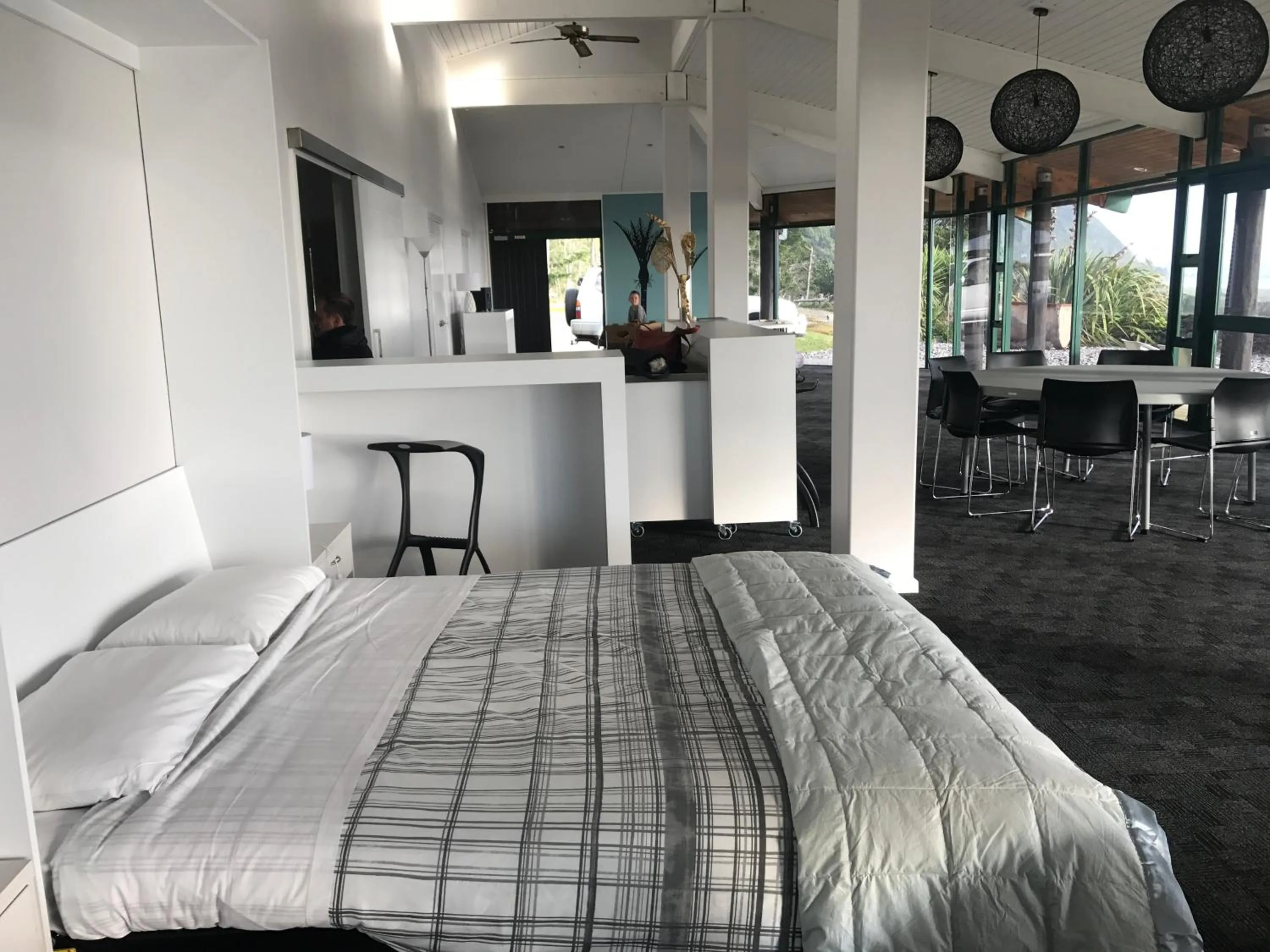 Bedroom, Bed in Rataview