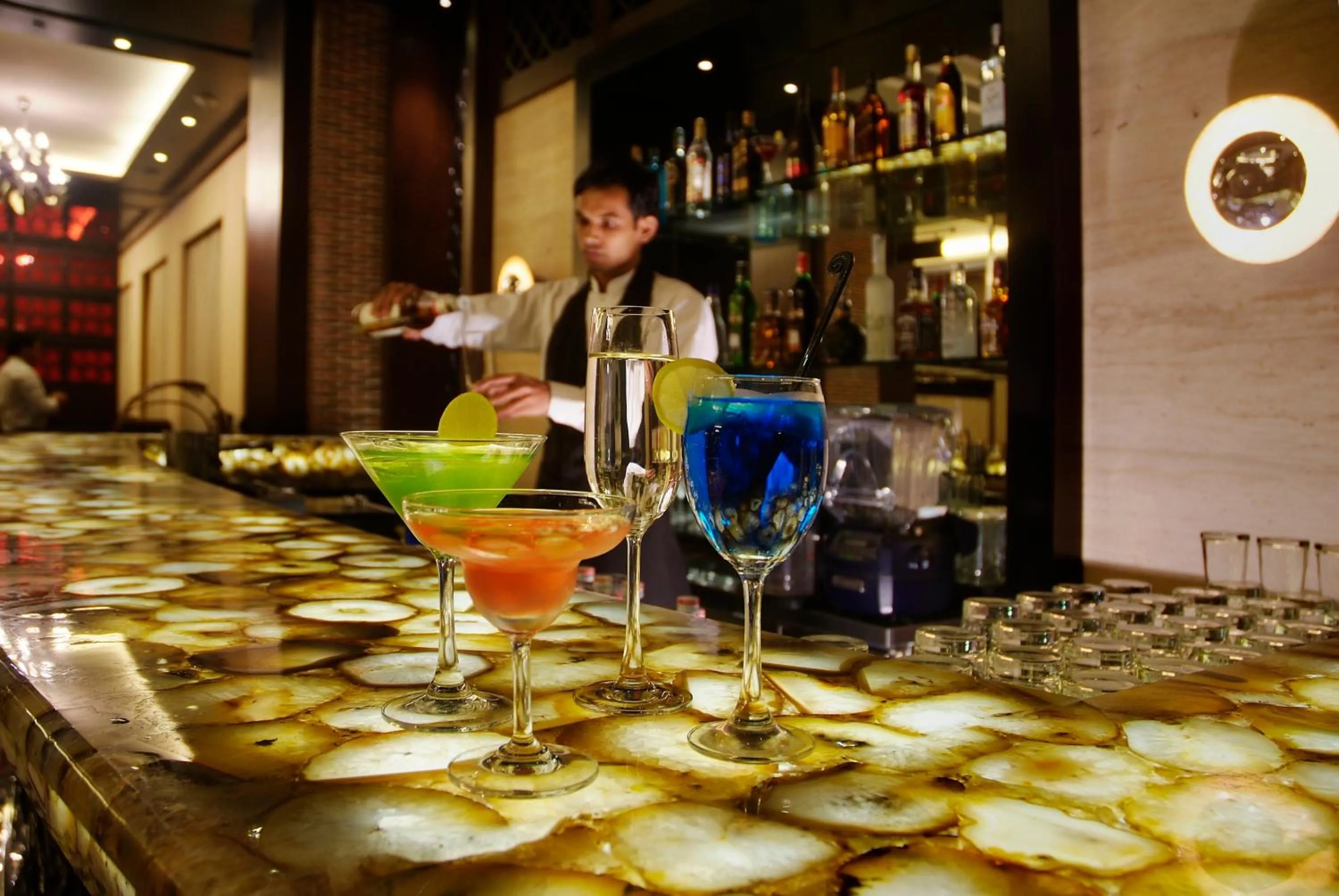 Lounge or bar in Goldfinch Hotel Delhi NCR