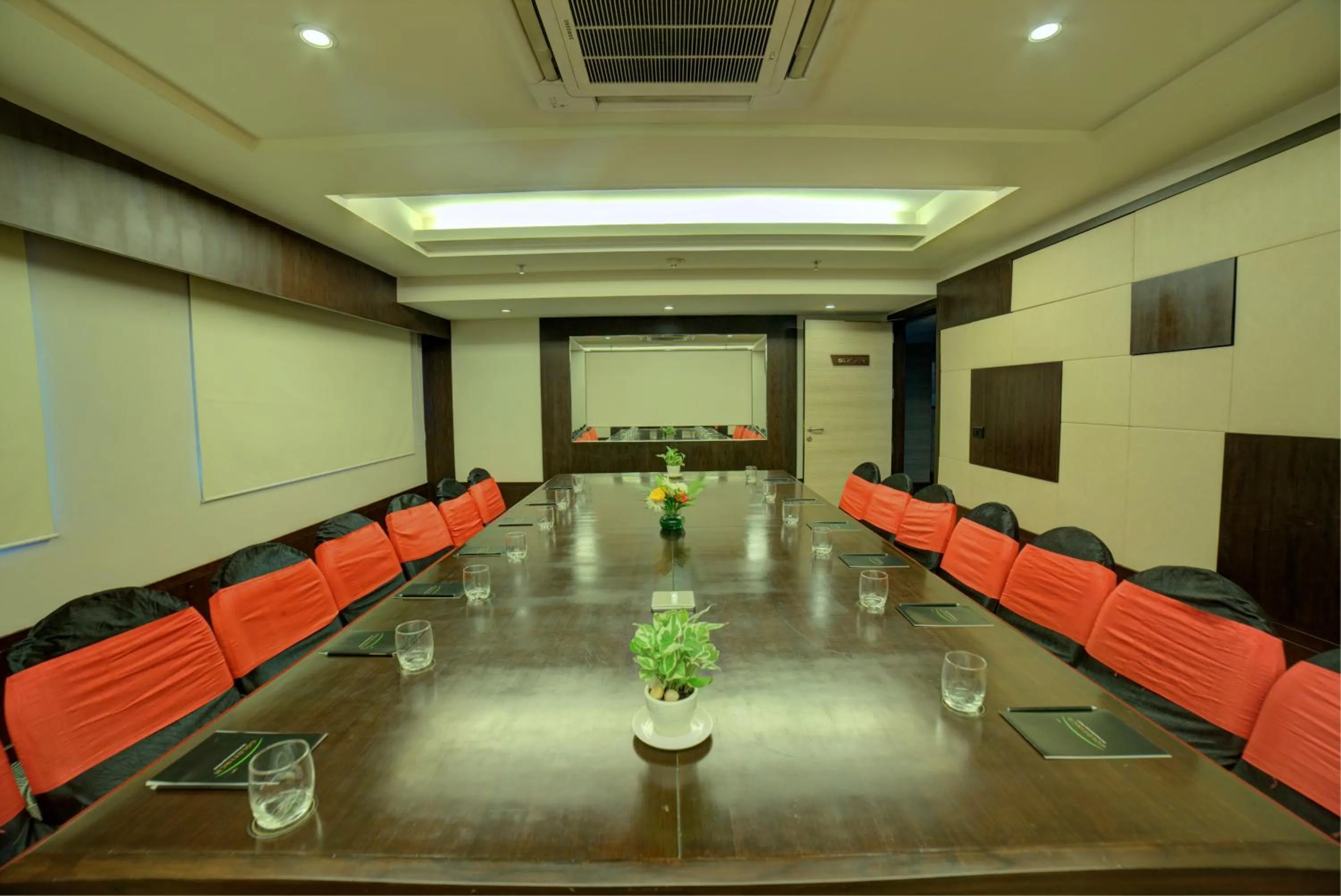 Banquet/Function facilities in Goldfinch Hotel Delhi NCR