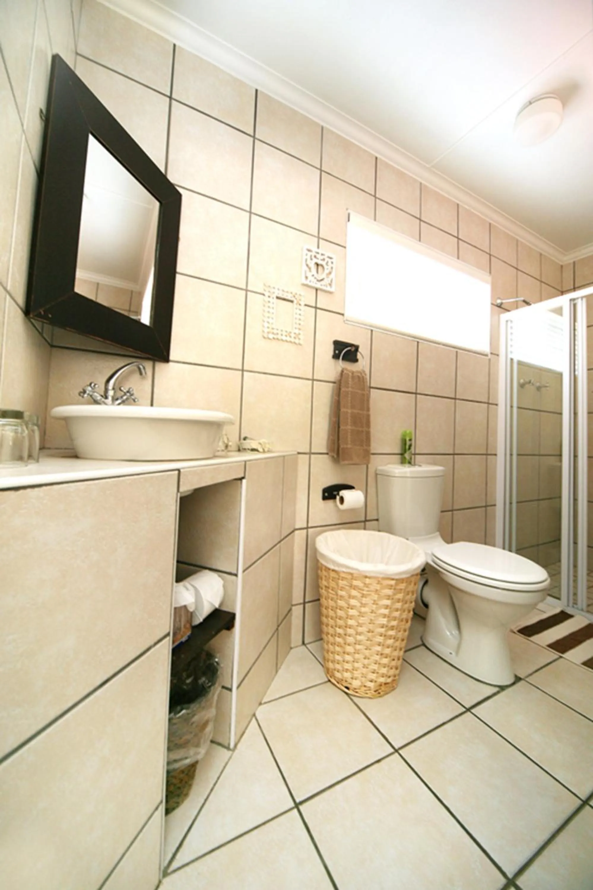 Shower in Nahoon Bed & Breakfast