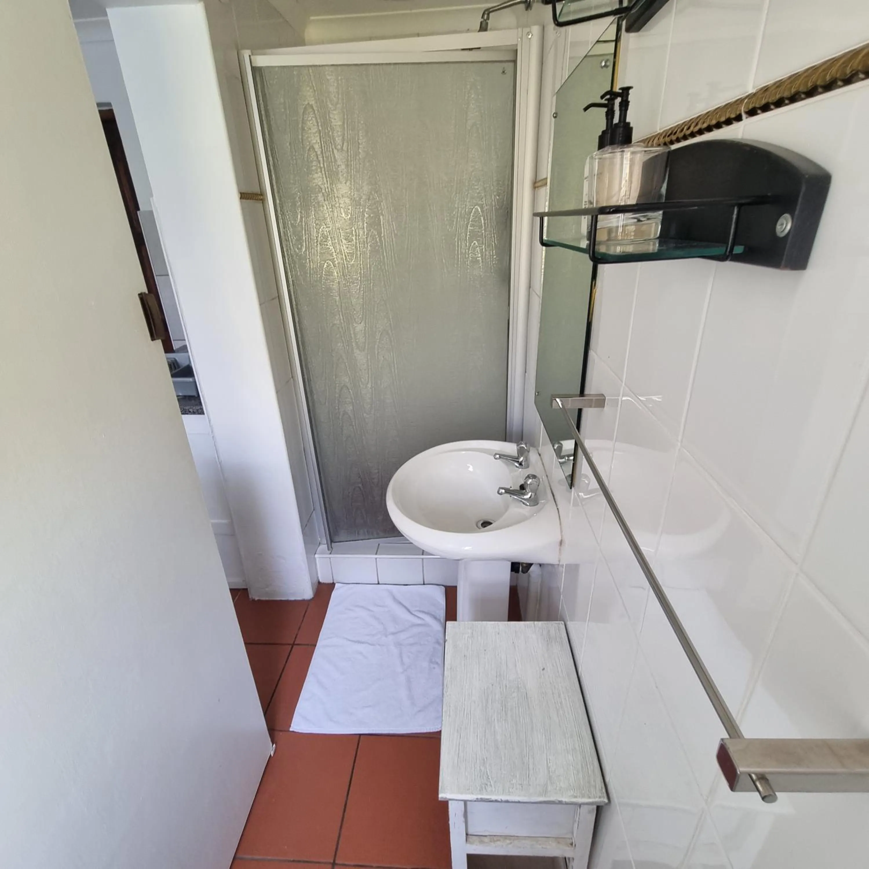 Shower in Nahoon Bed & Breakfast
