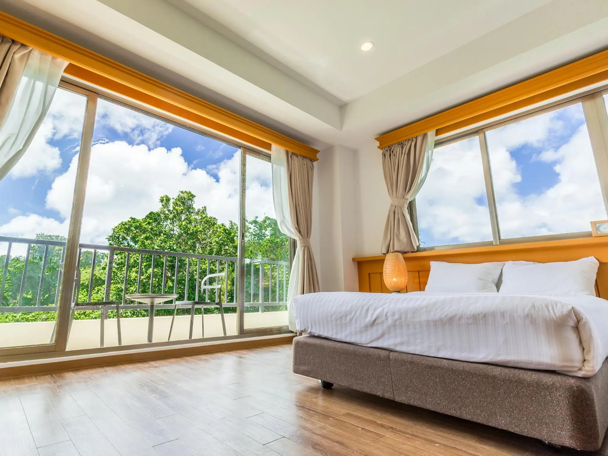 Bed in Garden Palace Downtown Koror