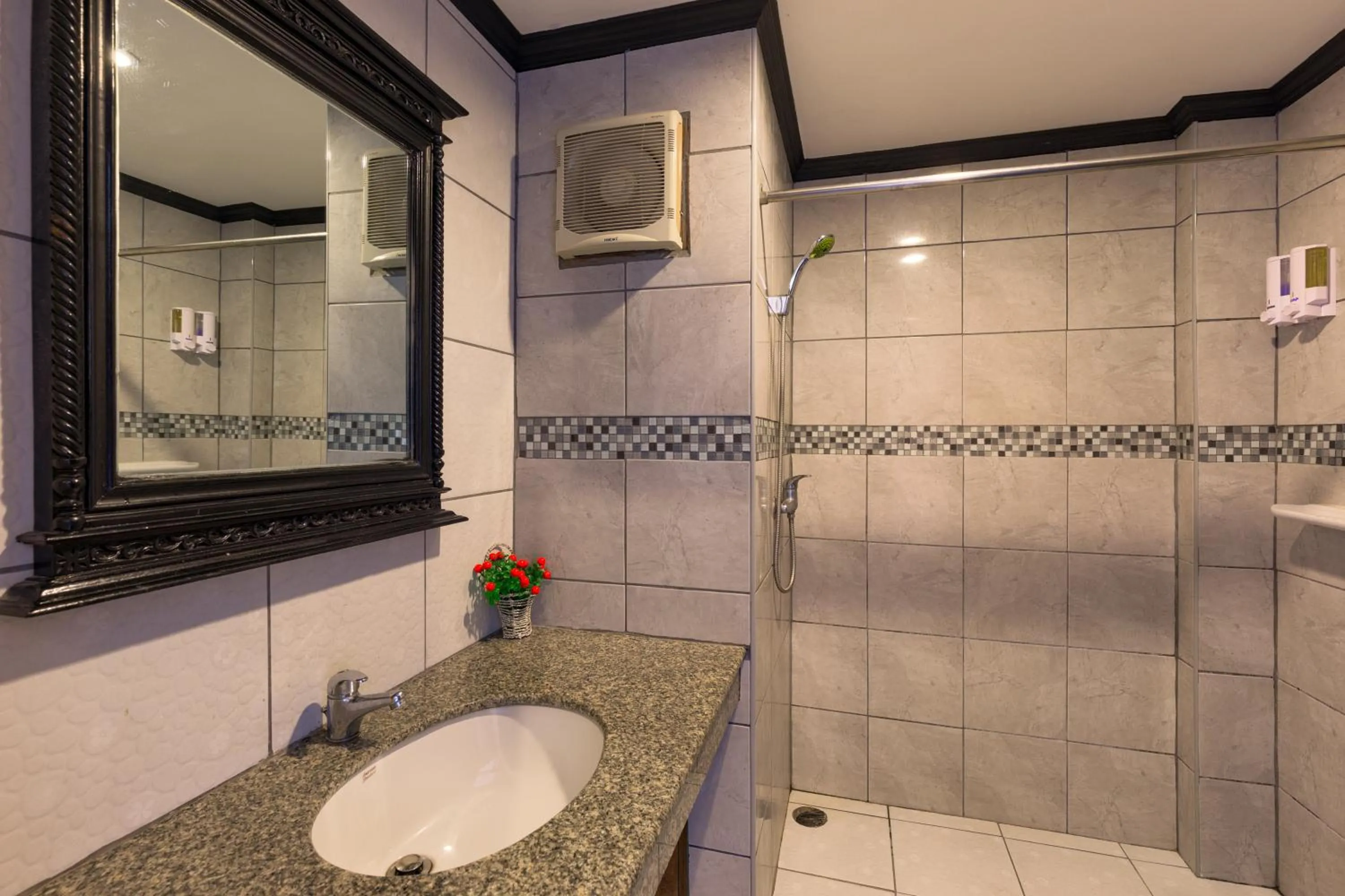 Bedroom in Patong Holiday Dream Hotel