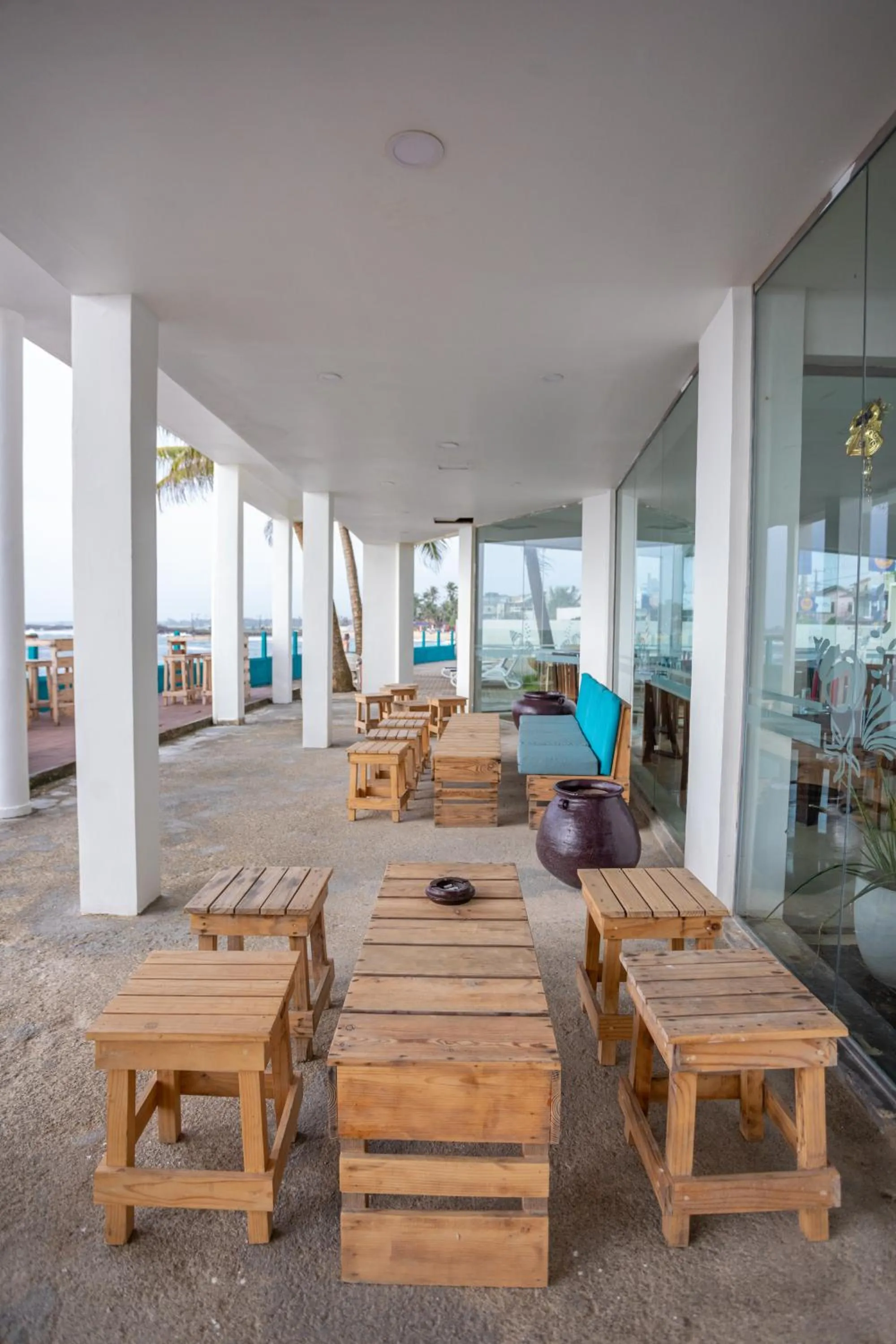 Lounge or bar in Hikkaduwa Beach Hotel