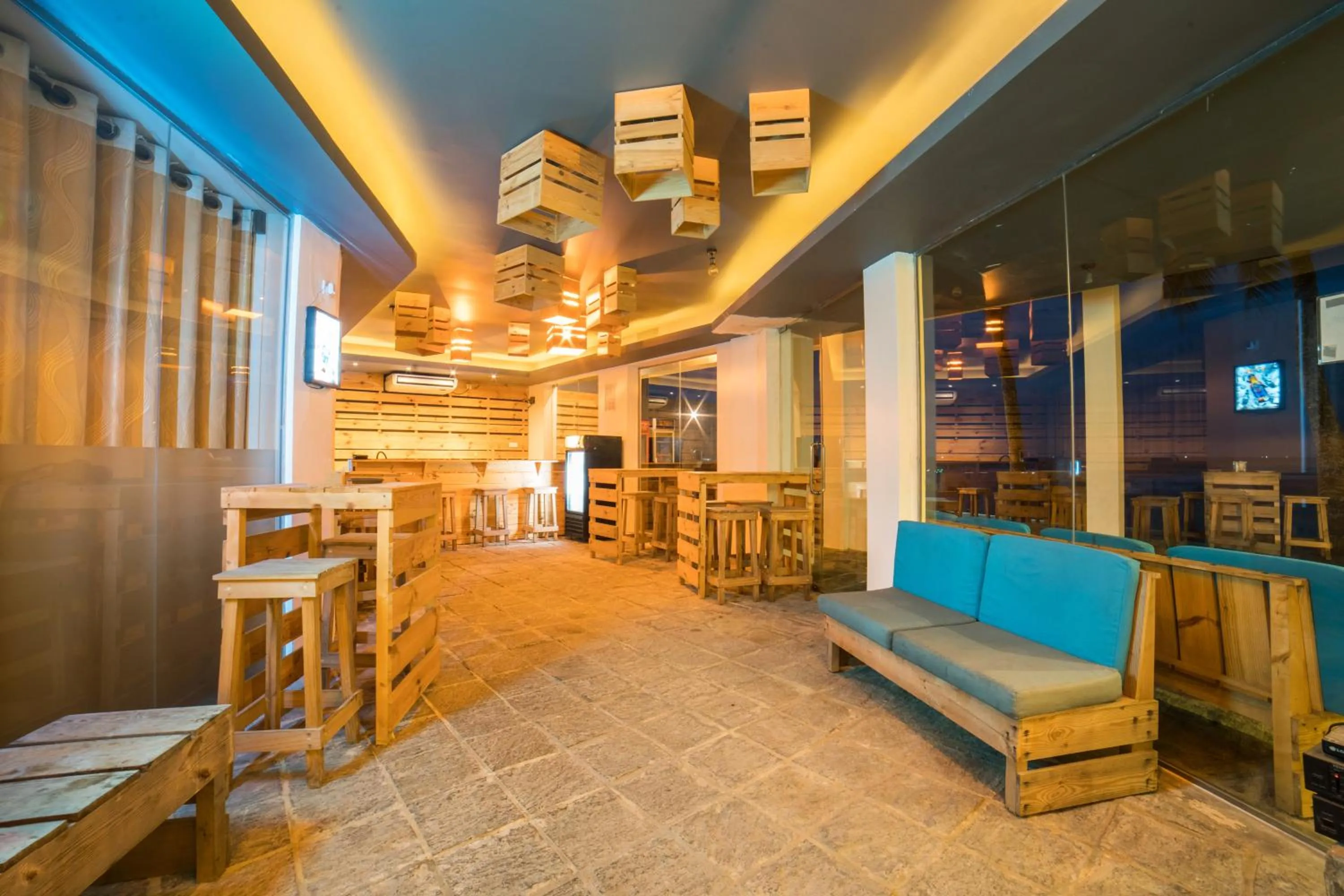 Lounge or bar in Hikkaduwa Beach Hotel