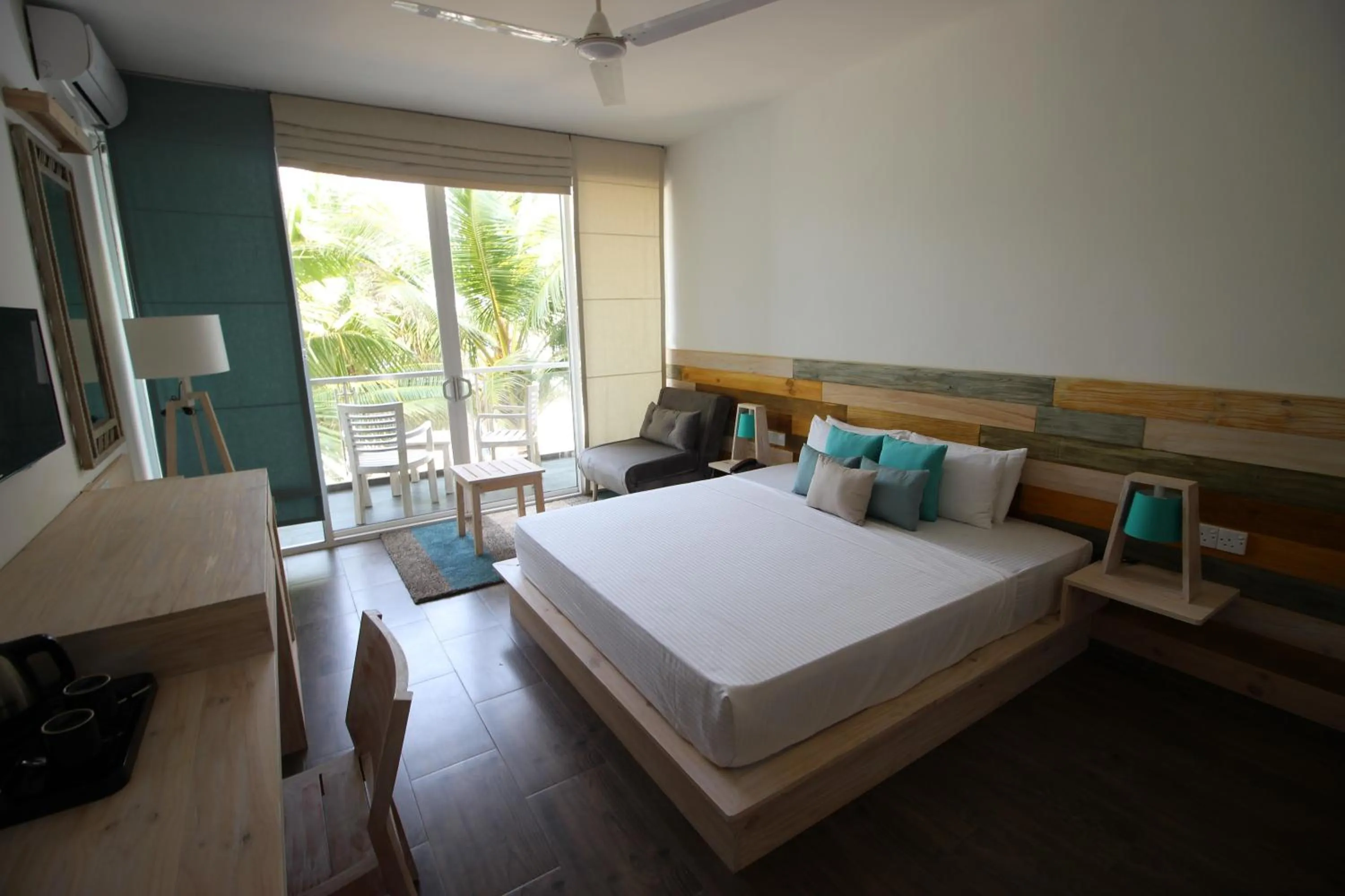 Bedroom, Bed in Hikkaduwa Beach Hotel