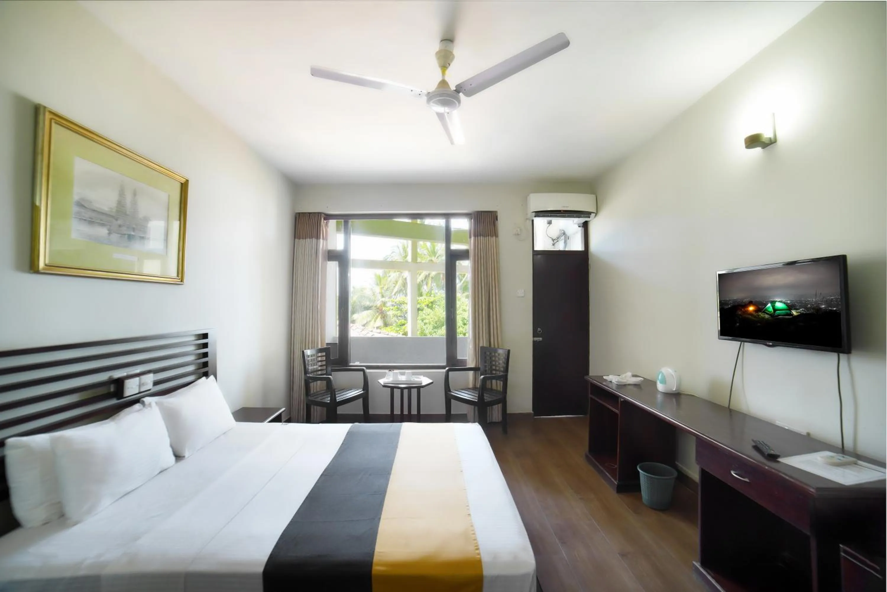 Bedroom, Bed in Hikkaduwa Beach Hotel