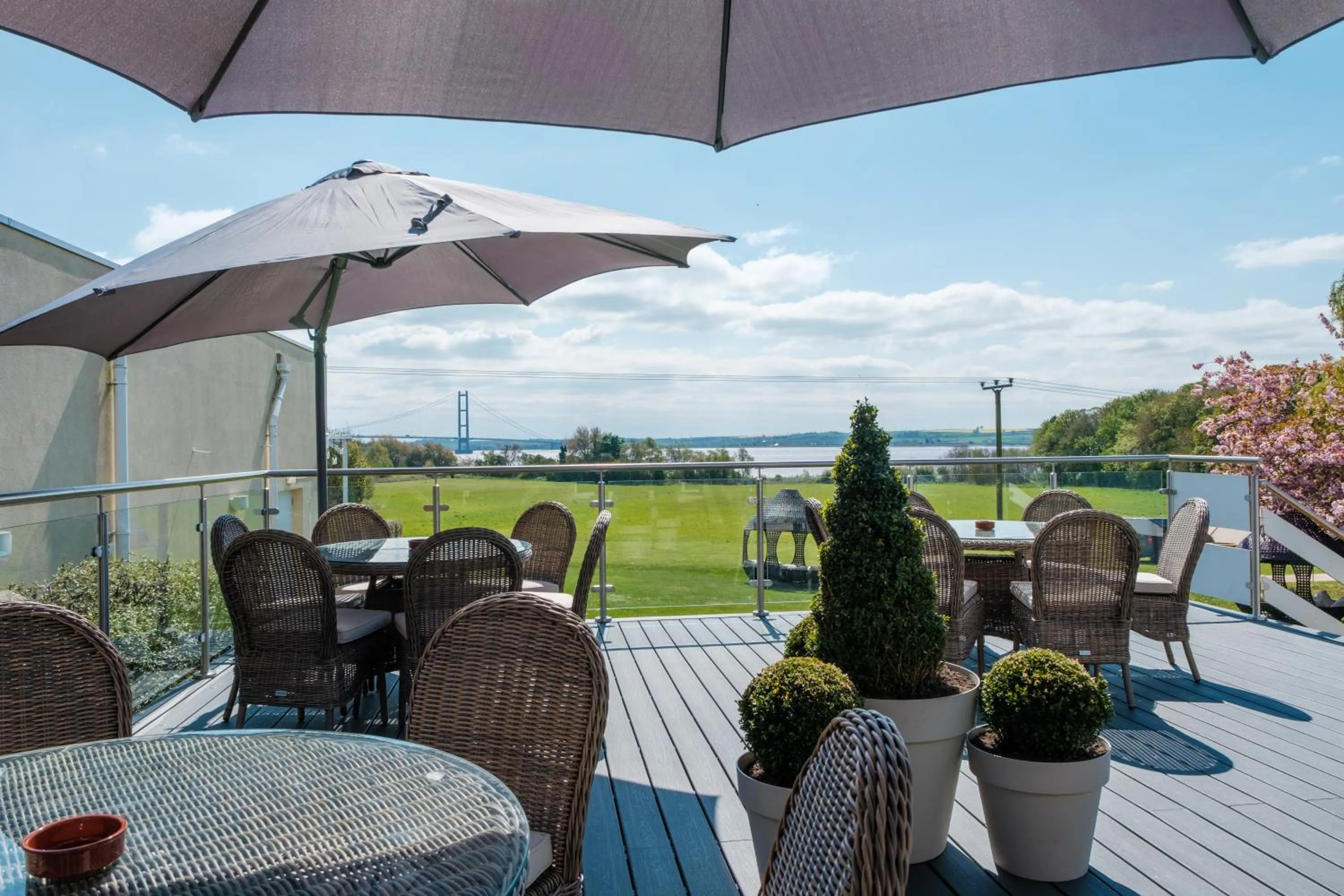 Patio in Hull Humber View Hotel, BW Signature Collection