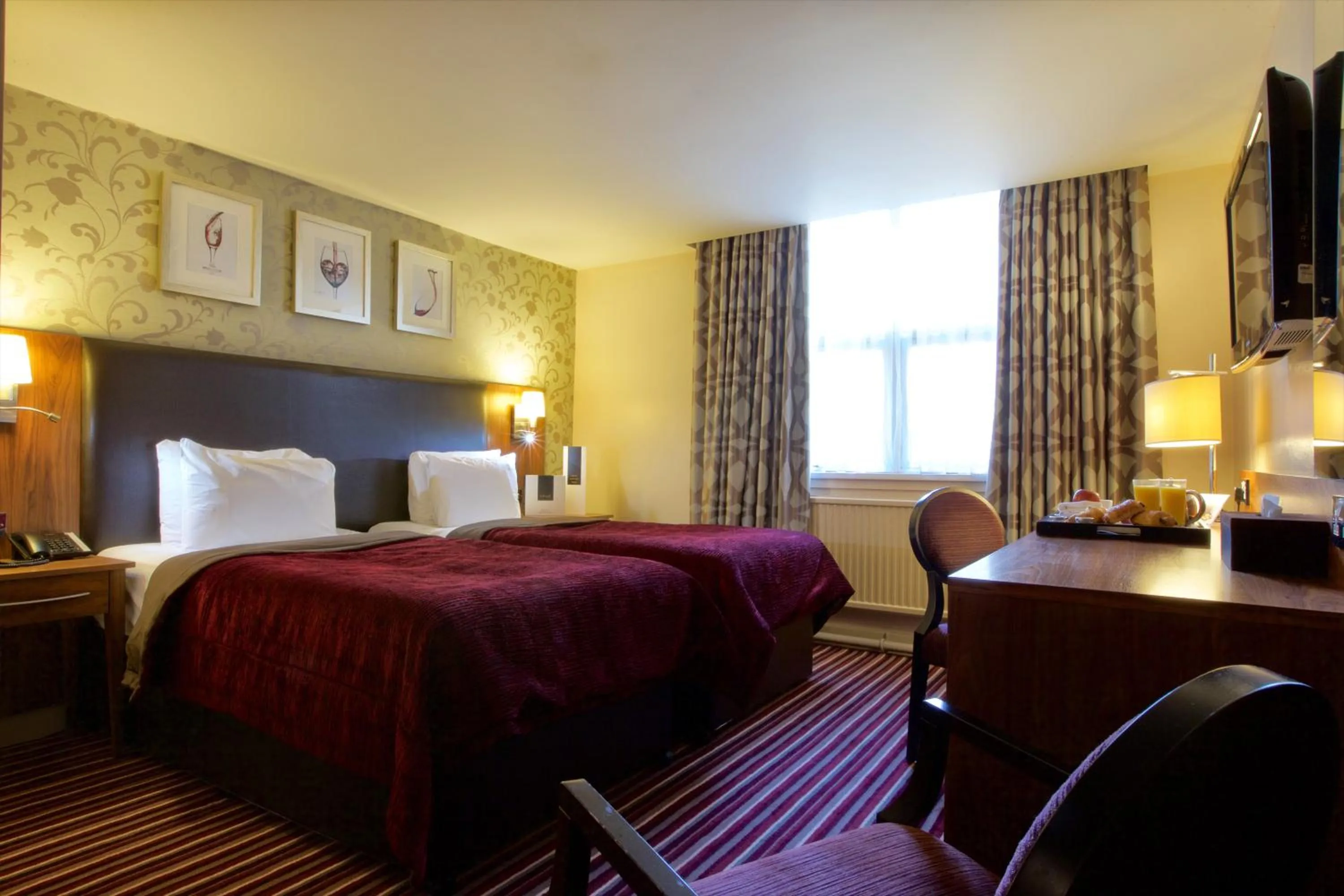 Bed in Hull Humber View Hotel, BW Signature Collection