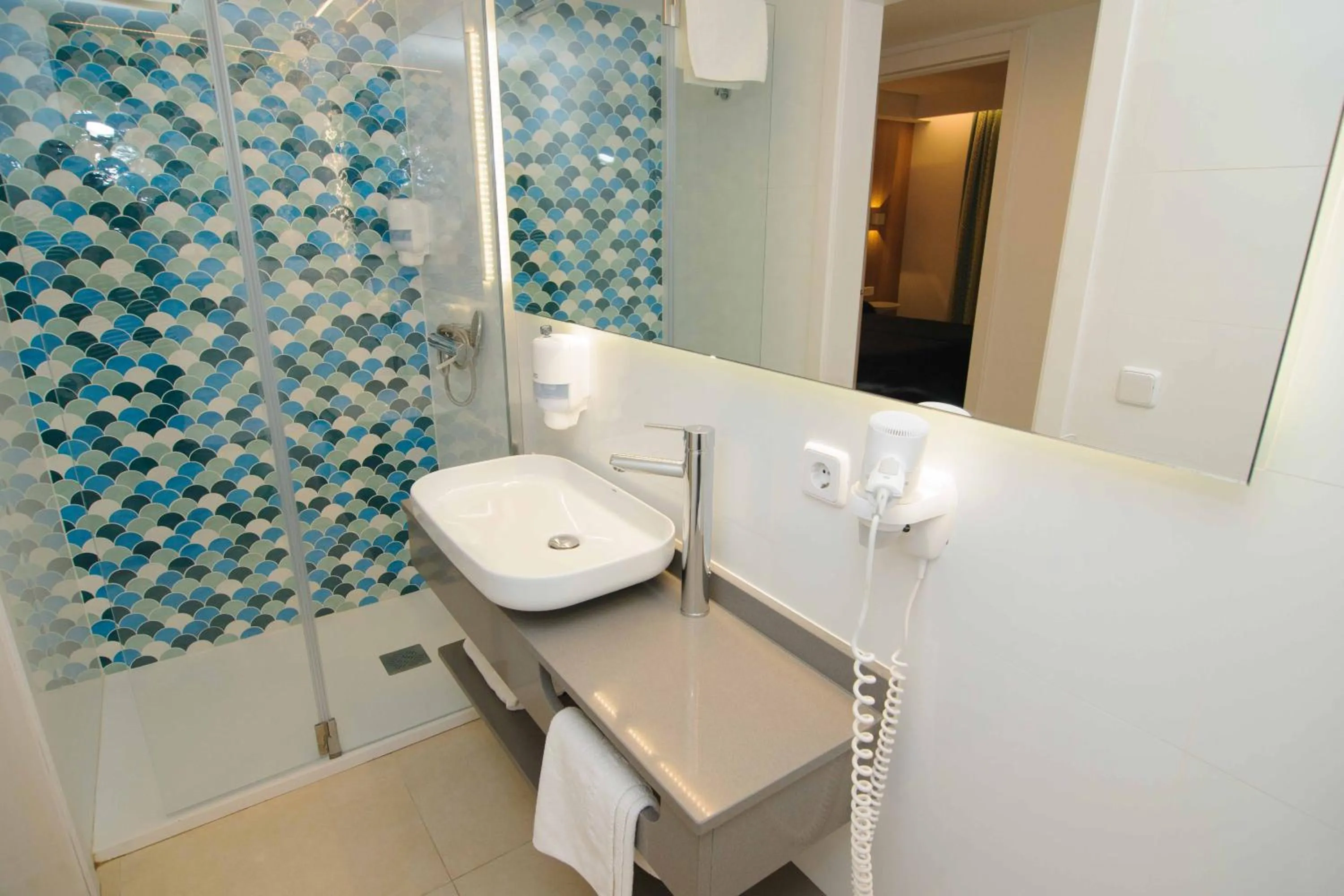 Shower in Boutique Apartments Poniente Playa