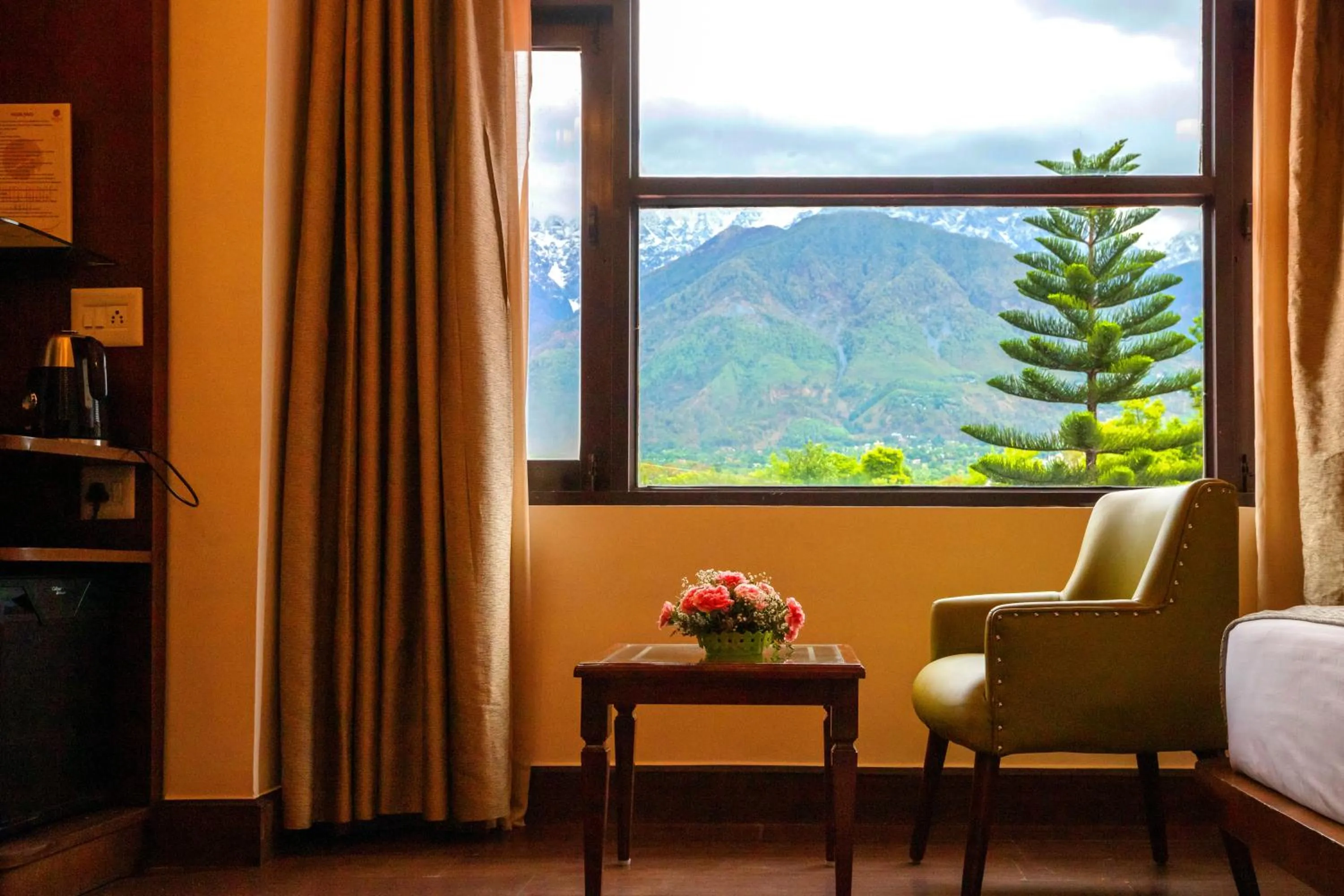 Mountain view in White Ridge Hotel