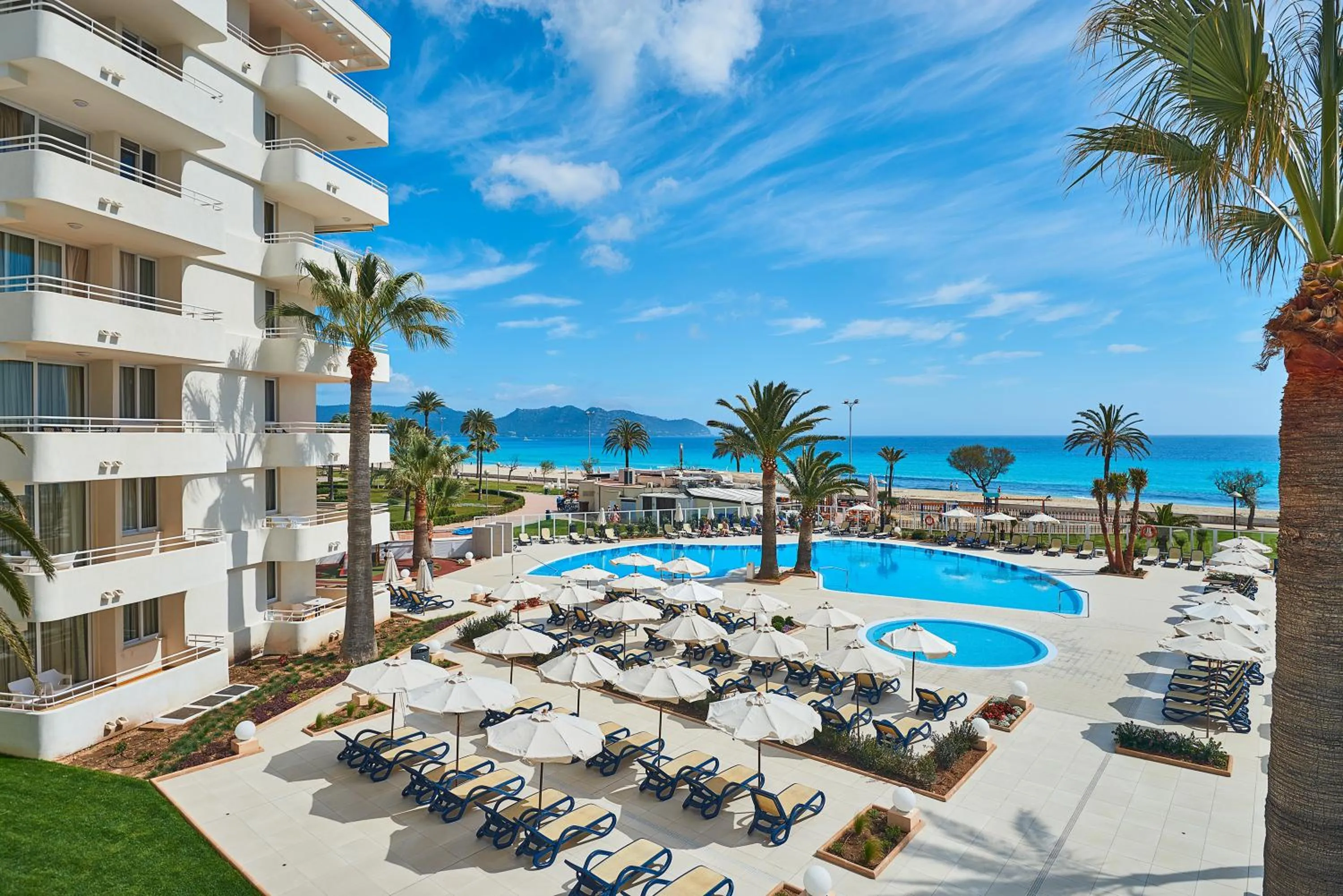 Property building in Hipotels Mercedes Aparthotel