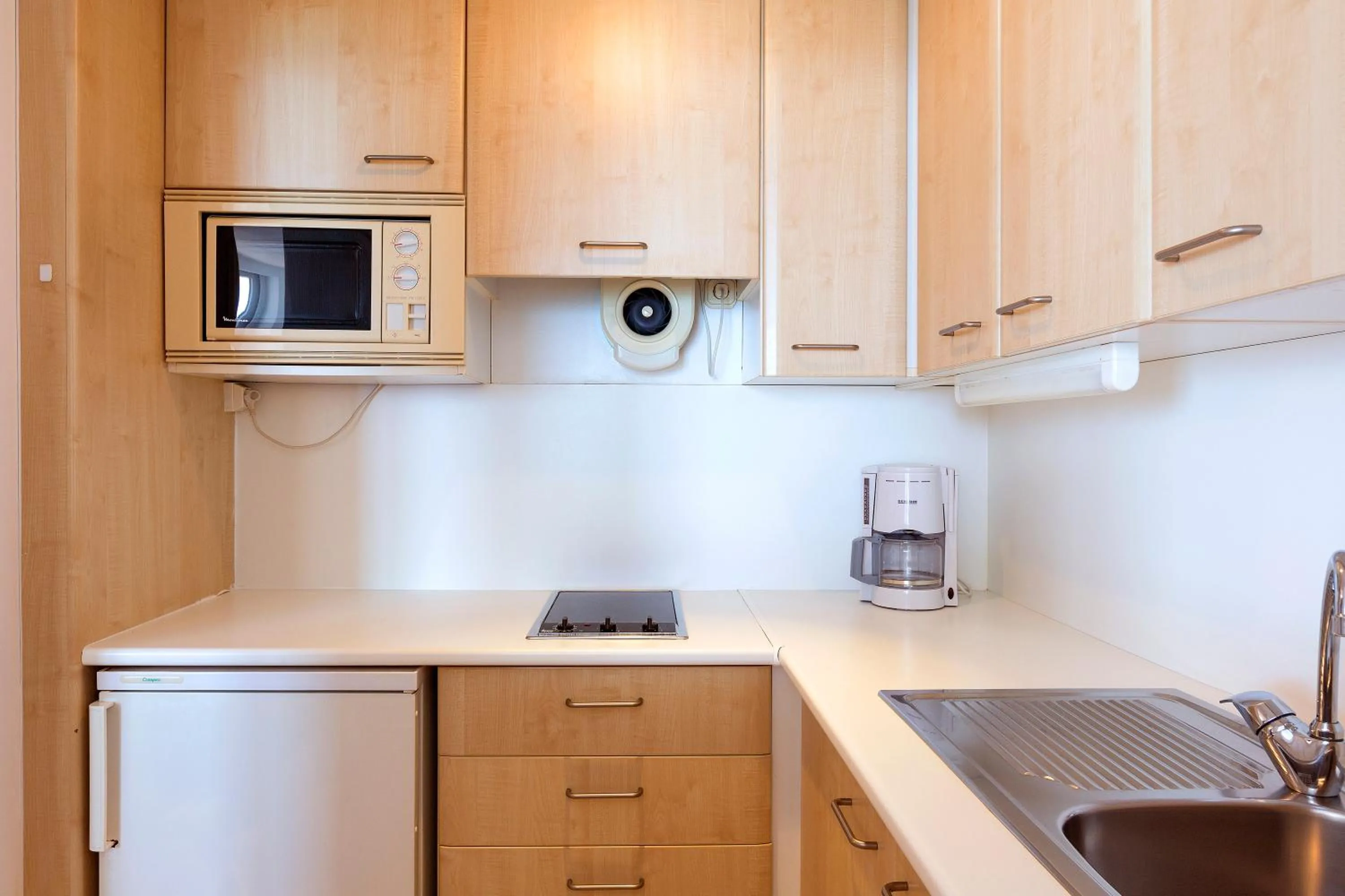 Kitchen or kitchenette in Hipotels Mercedes Aparthotel