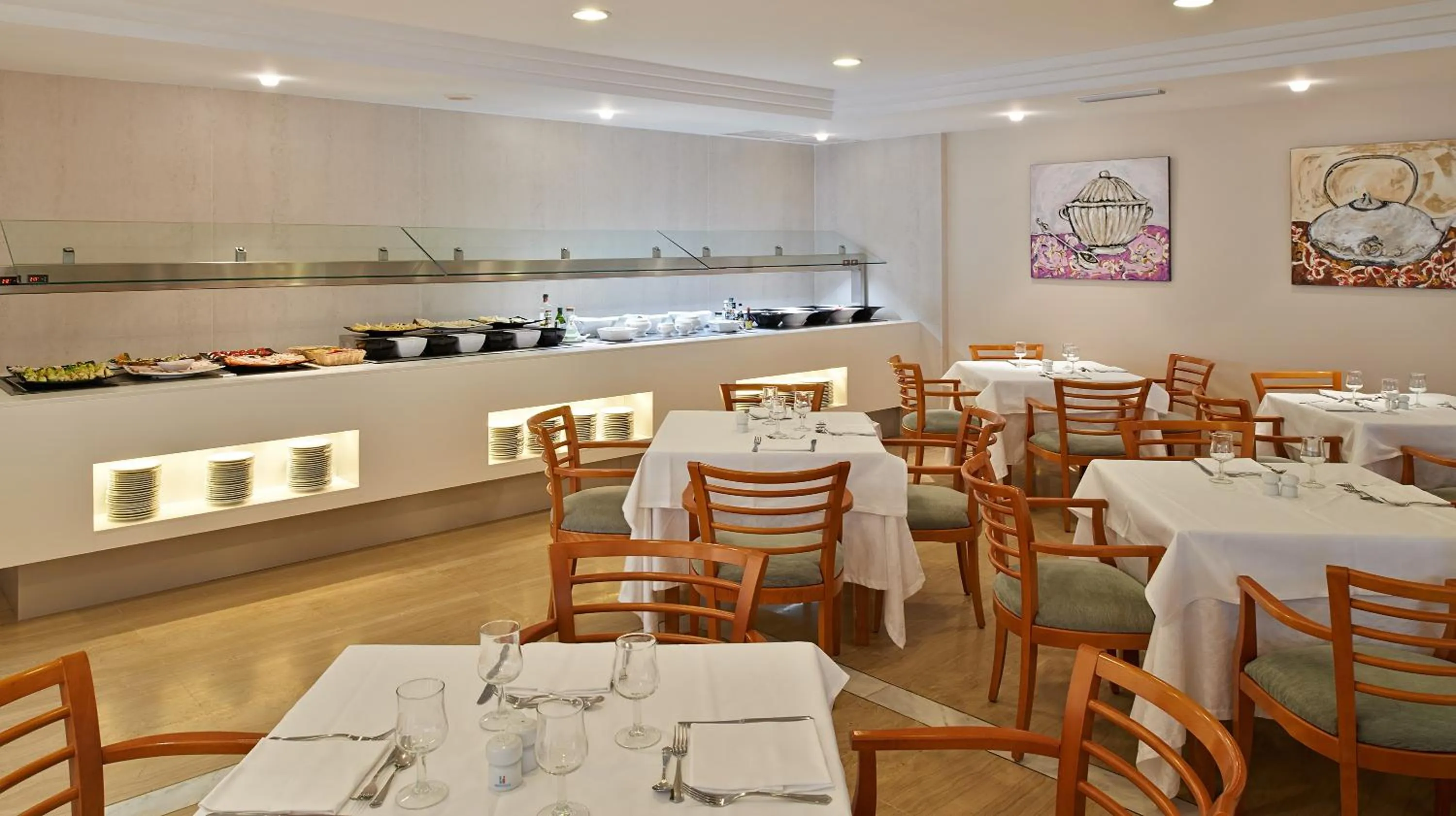 Restaurant/places to eat in Hipotels Mercedes Aparthotel