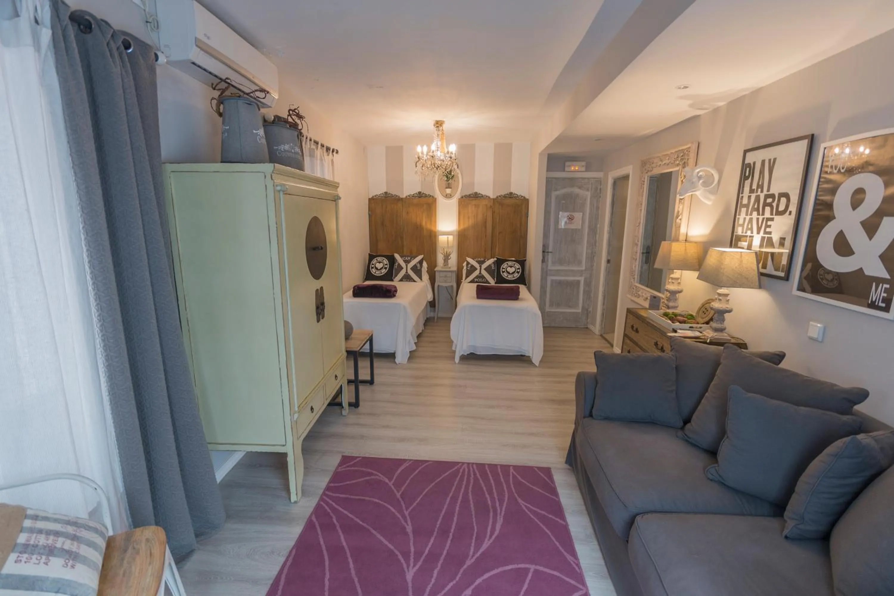 Photo of the whole room in TAK Boutique Old Town con Parking