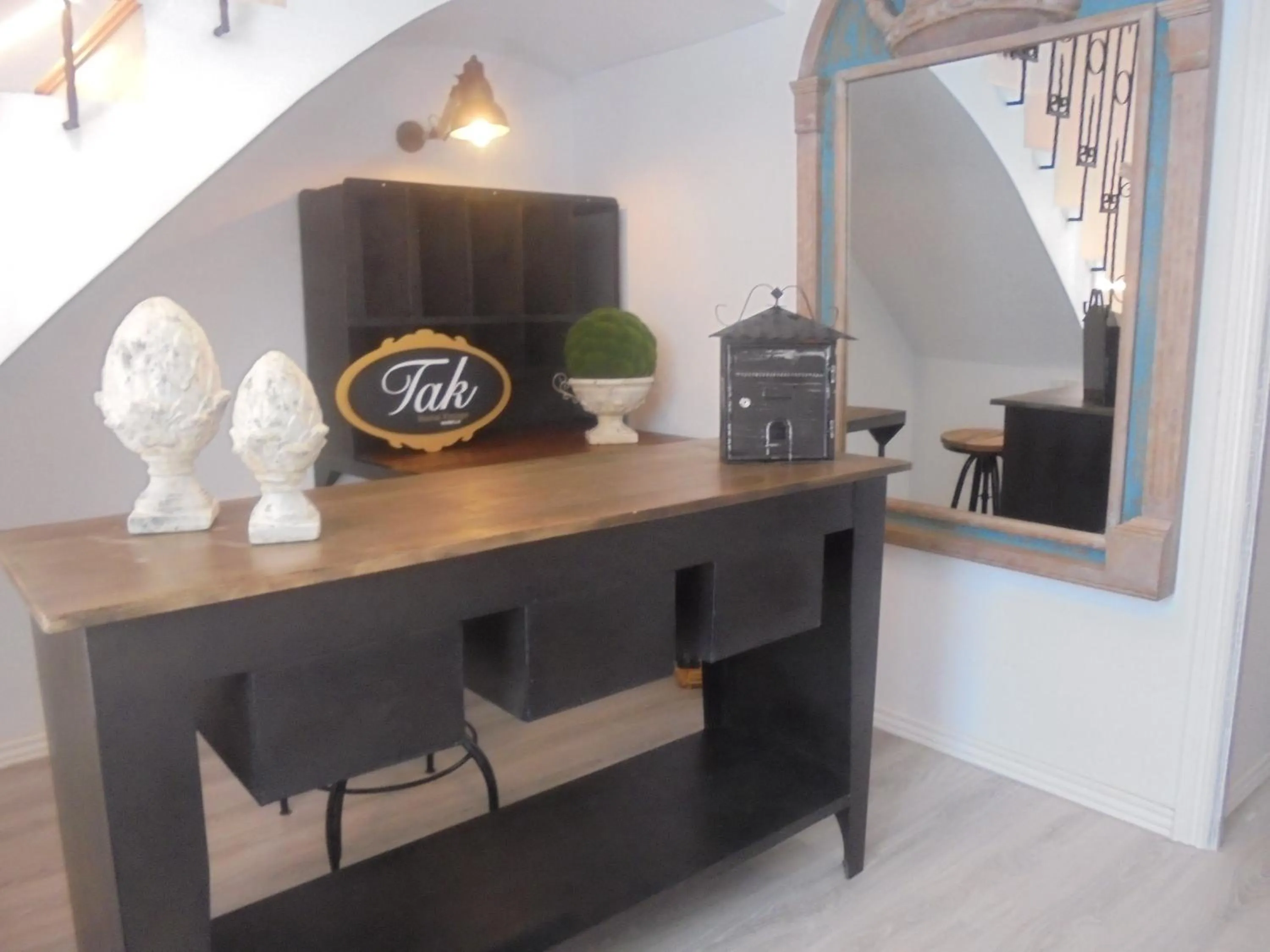 Decorative detail in TAK Boutique Old Town con Parking