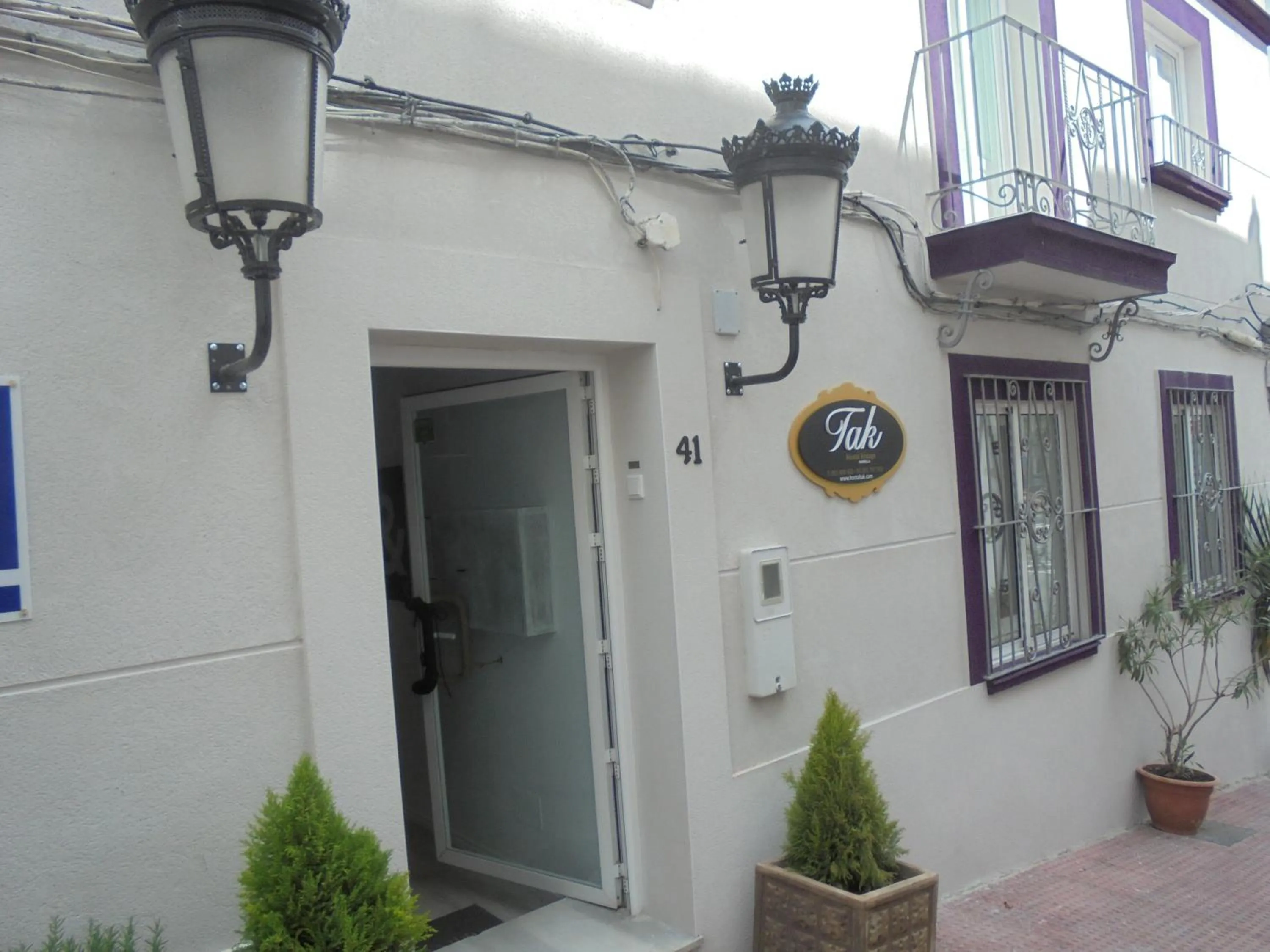 Facade/entrance in TAK Boutique Old Town con Parking